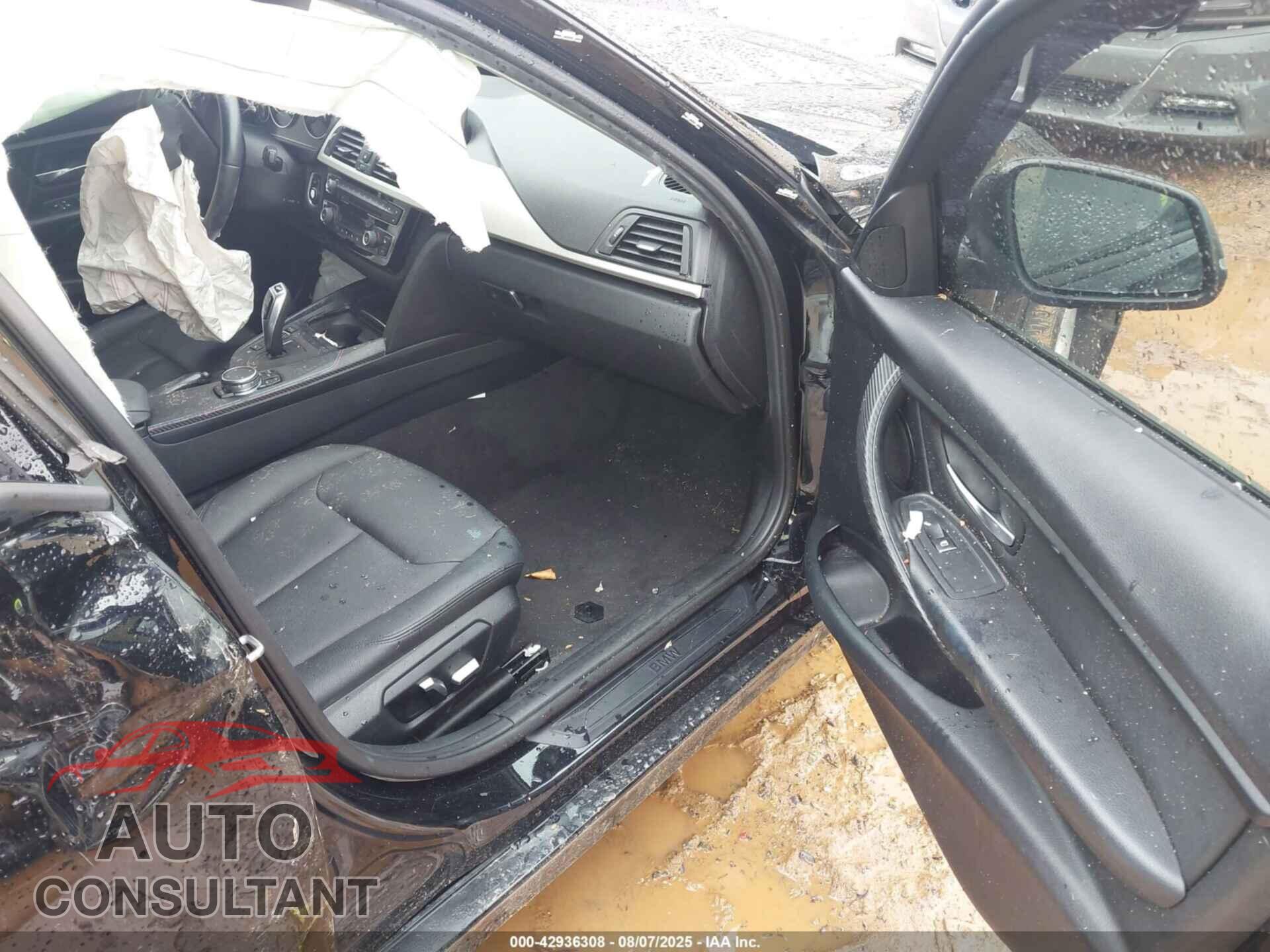 BMW 320I 2016 - WBA8E5G53GNU21773