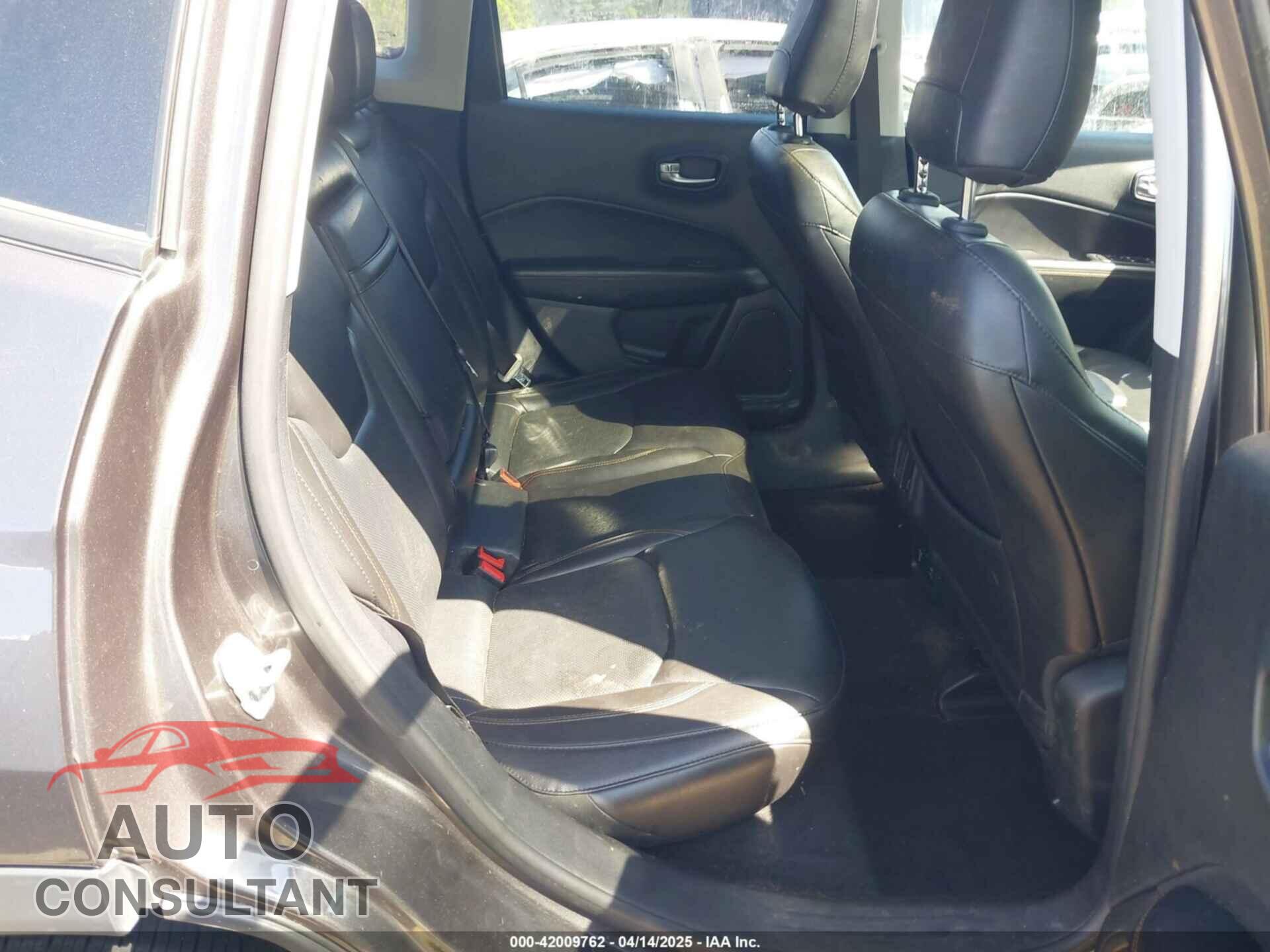 JEEP COMPASS 2018 - 3C4NJDCB1JT354816