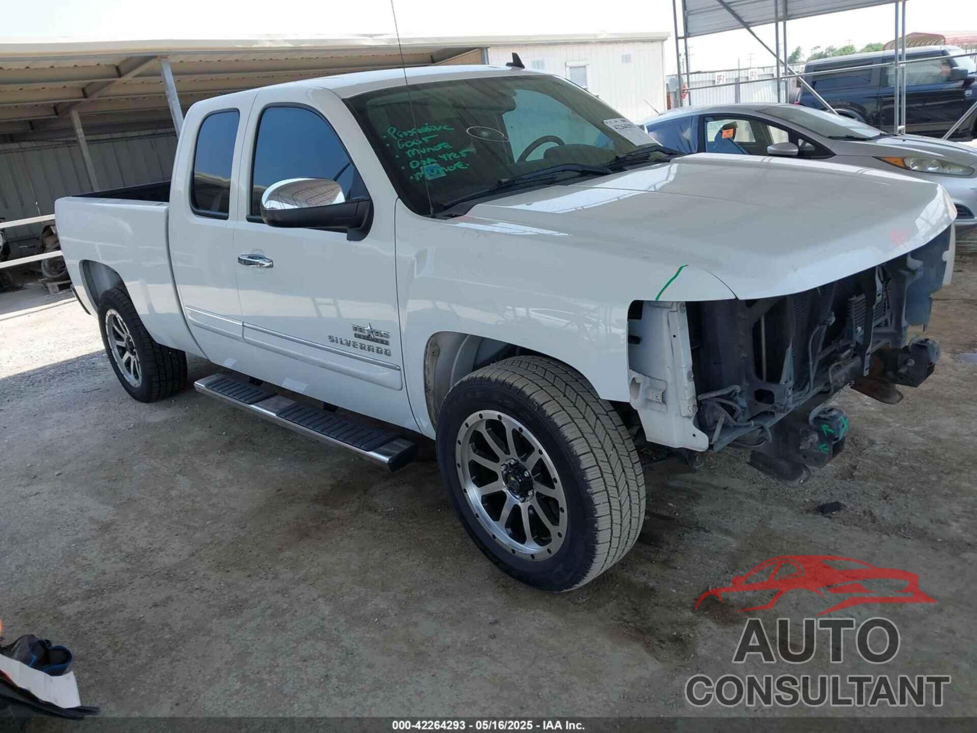 CHEVROLET SILVERADO 1500 2010 - 1GCSCSE03AZ186604