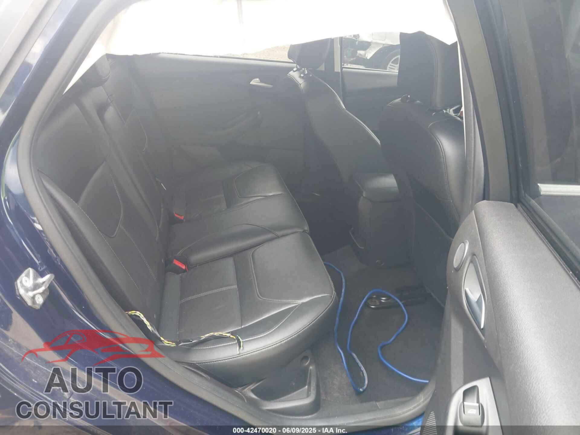 FORD FOCUS 2017 - 1FADP3J28HL257244