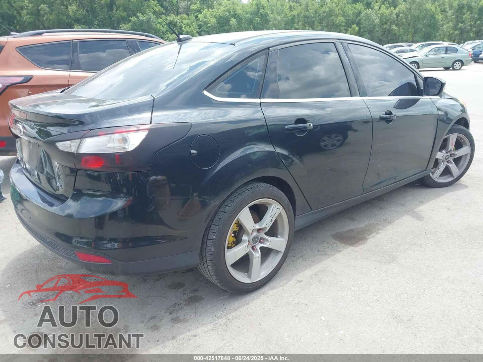 FORD FOCUS 2012 - 1FAHP3H22CL411236