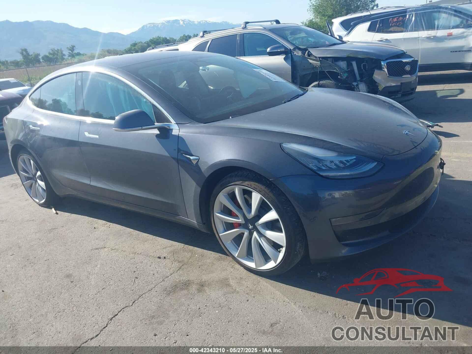 TESLA MODEL 3 2018 - 5YJ3E1EB8JF083257