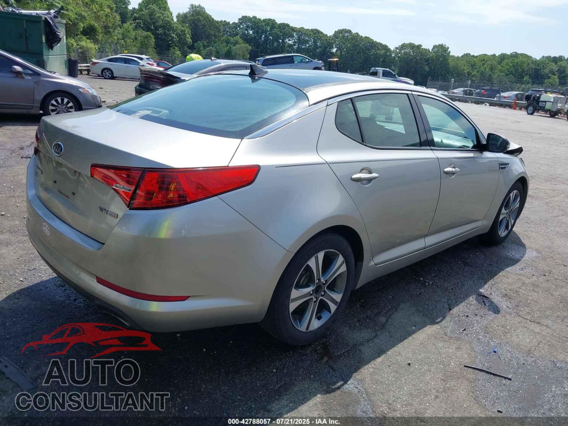 KIA OPTIMA 2011 - KNAGN4A77B5182317