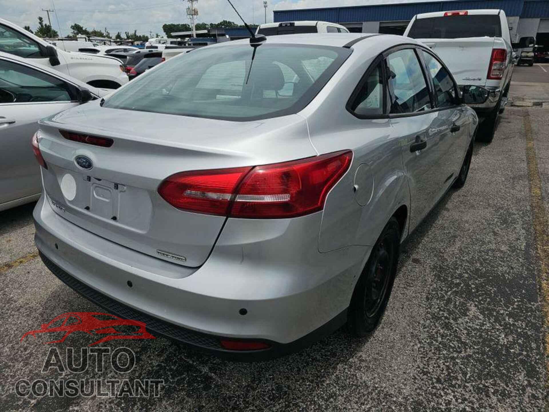 FORD FOCUS 2016 - 1FADP3E26GL306868