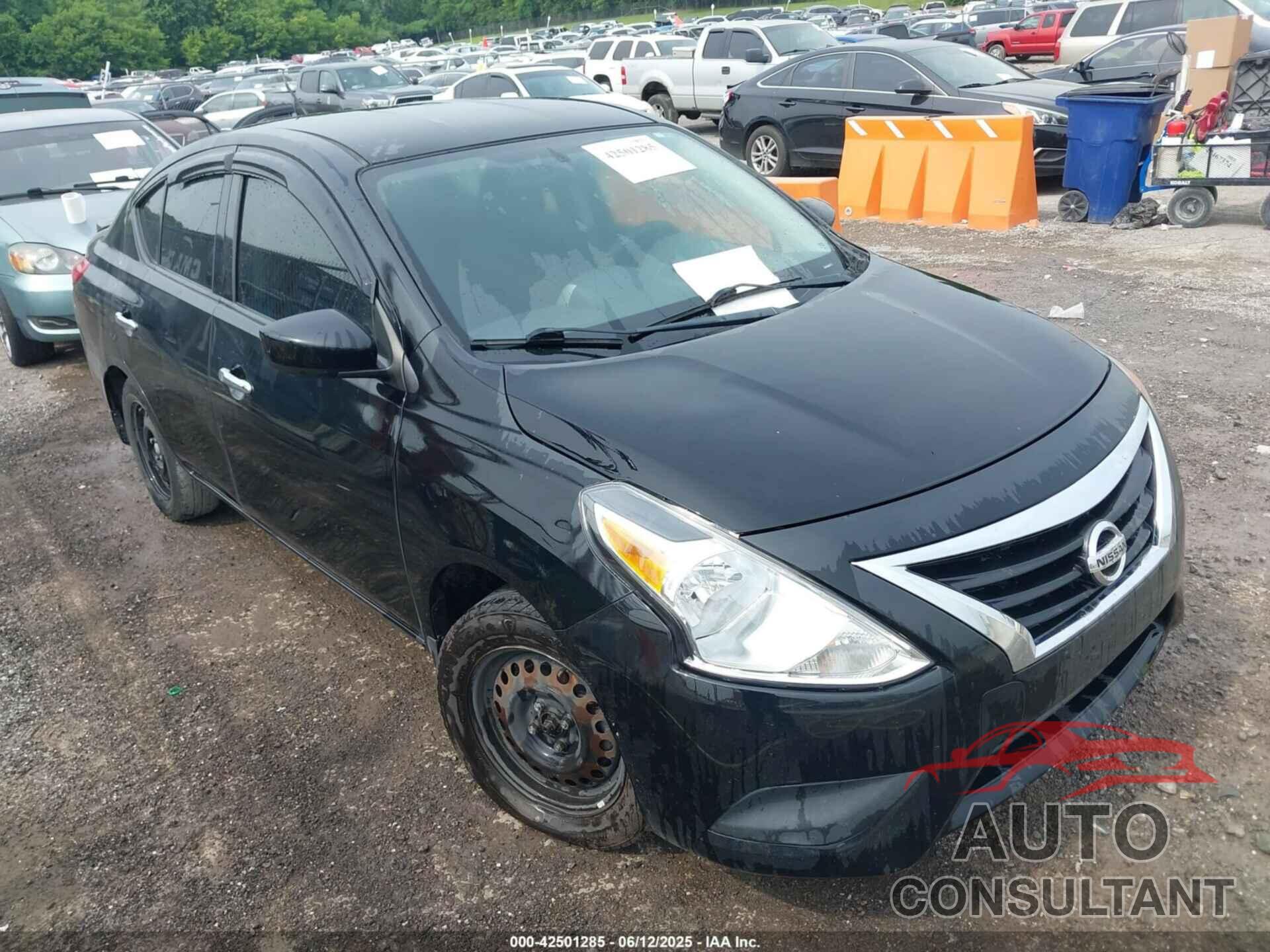 NISSAN VERSA 2017 - 3N1CN7AP9HL897517