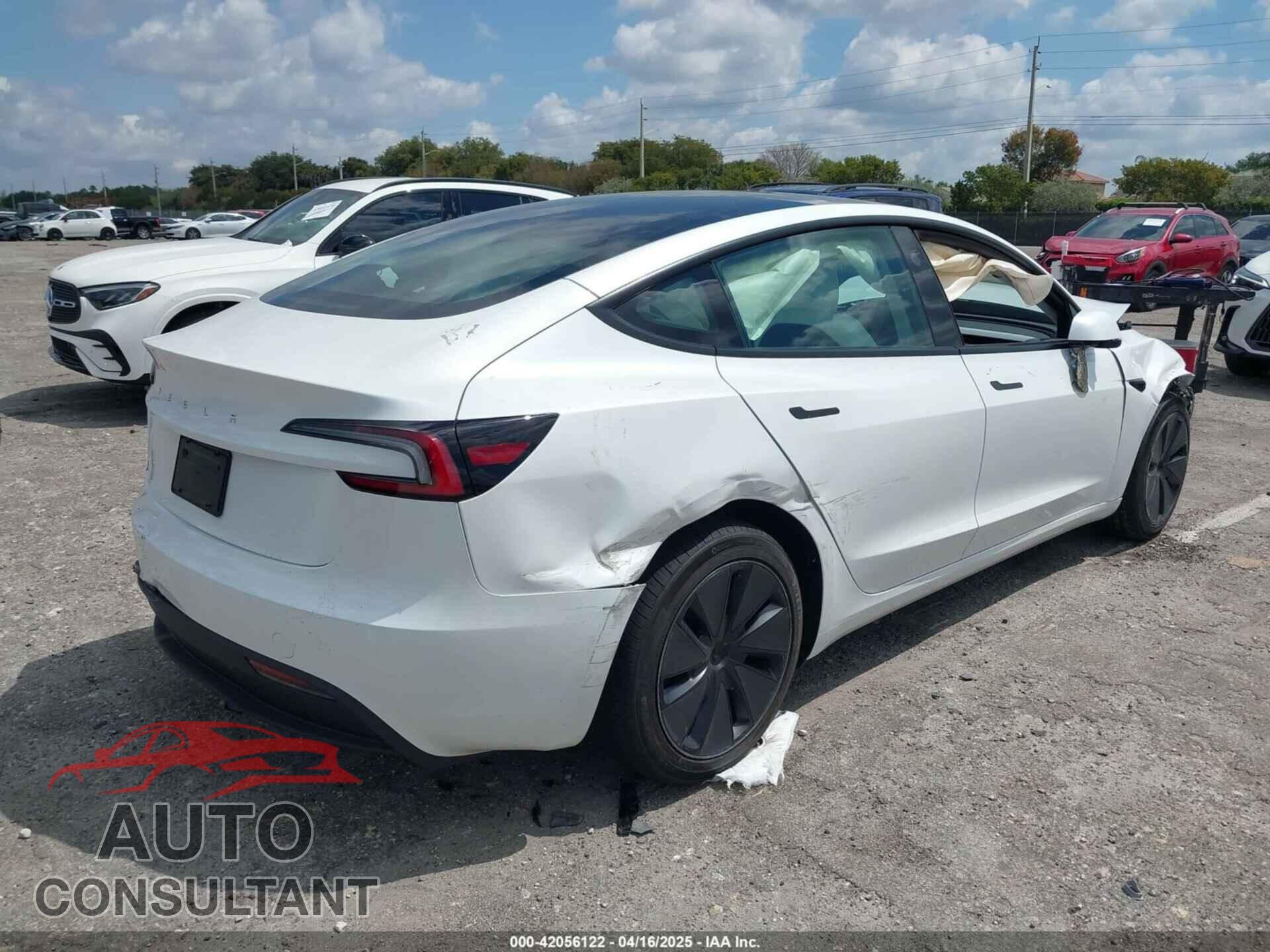 TESLA MODEL 3 2025 - 5YJ3E1EA7SF903675