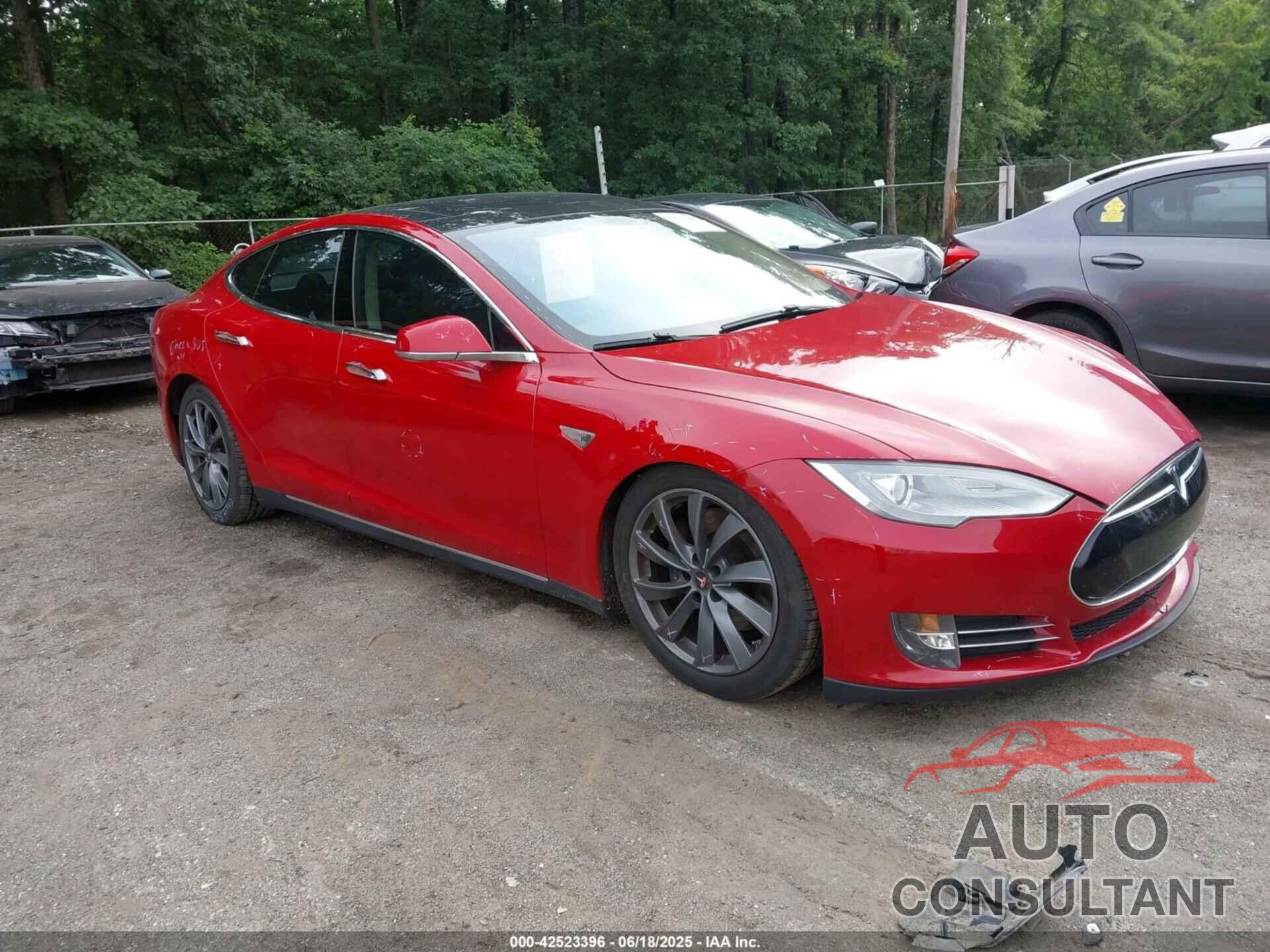 TESLA MODEL S 2013 - 5YJSA1DP1DFP10048