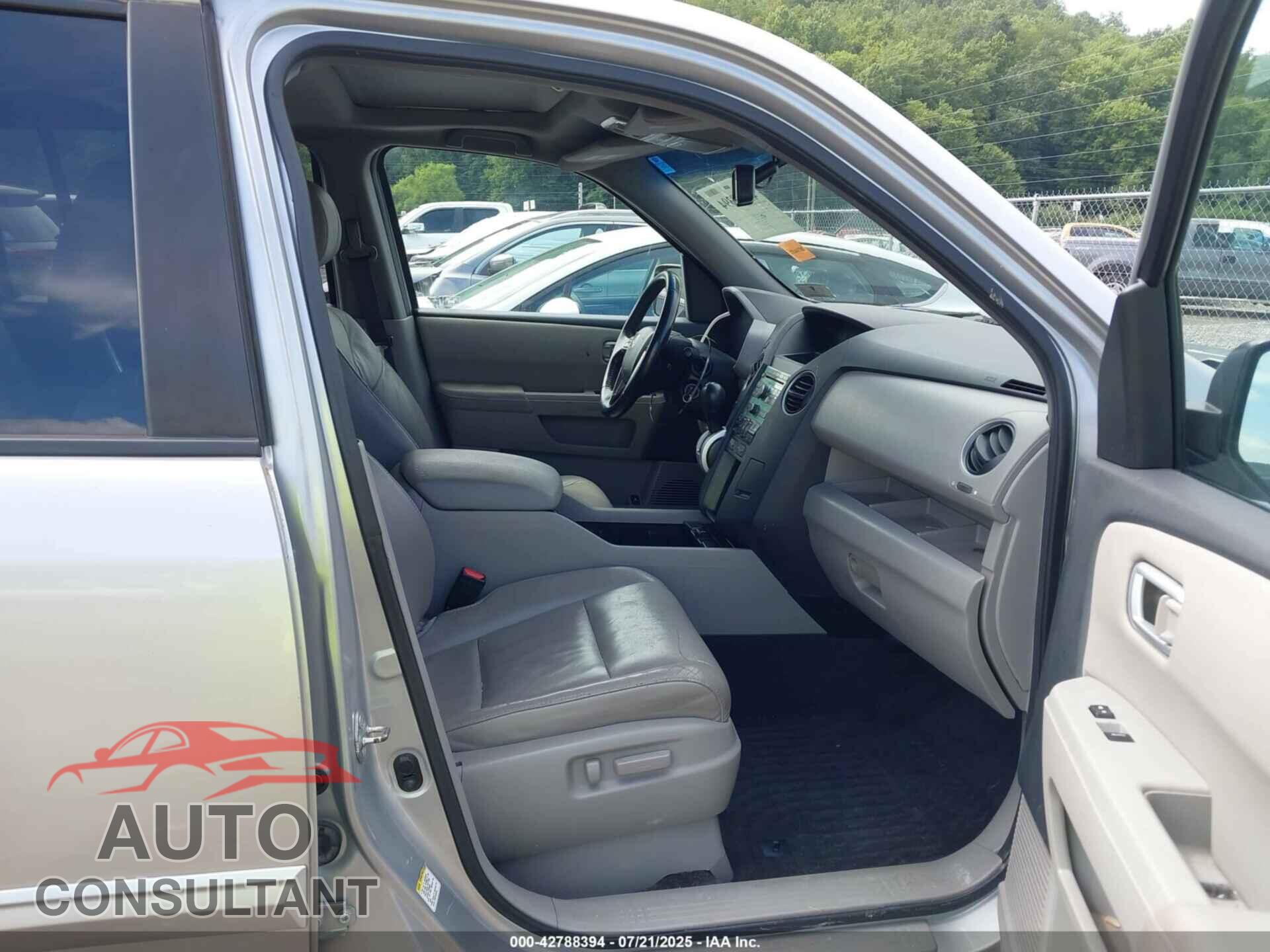 HONDA PILOT 2011 - 5FNYF4H54BB045374