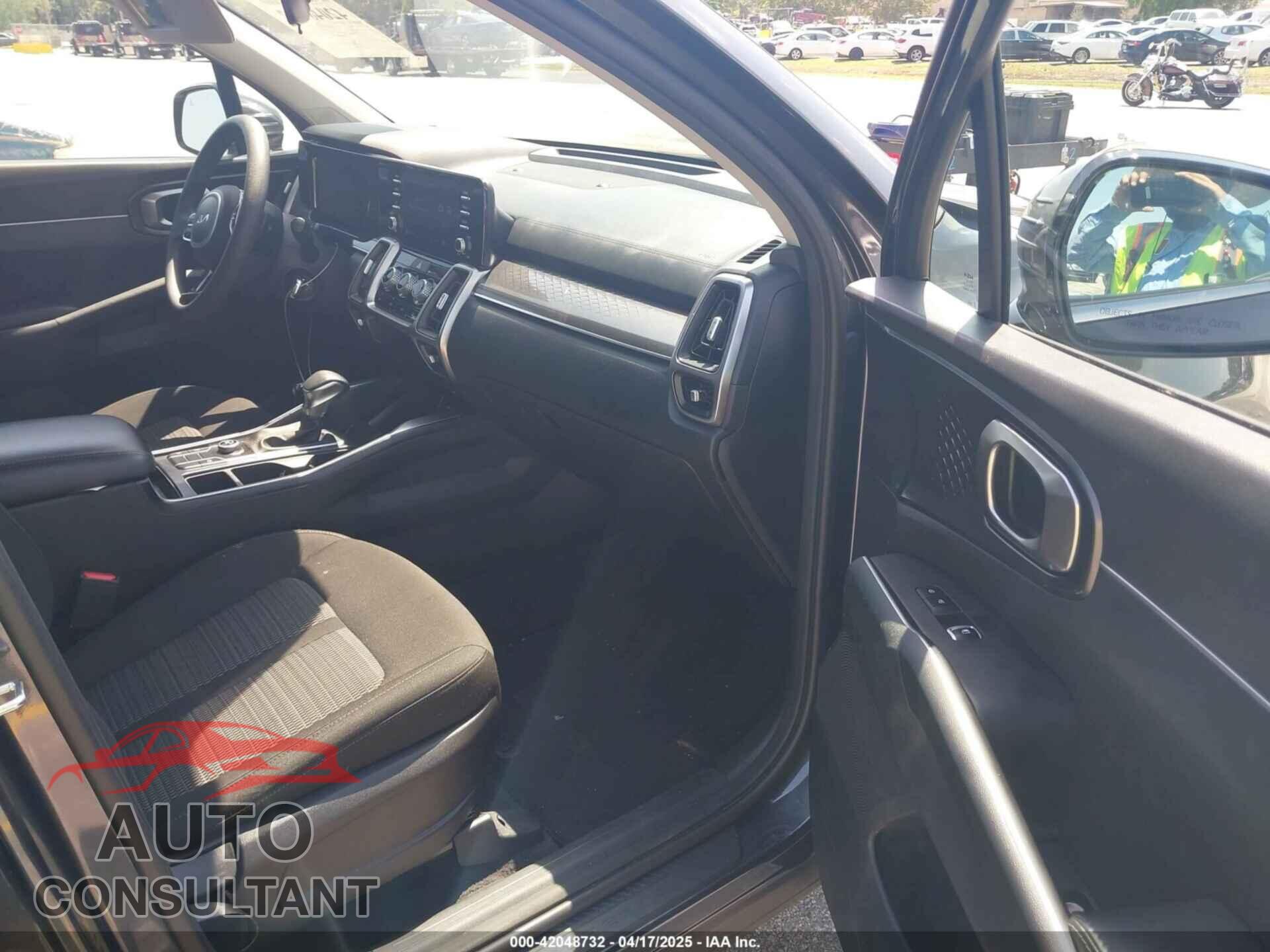 KIA SORENTO 2023 - 5XYRG4LC4PG218835