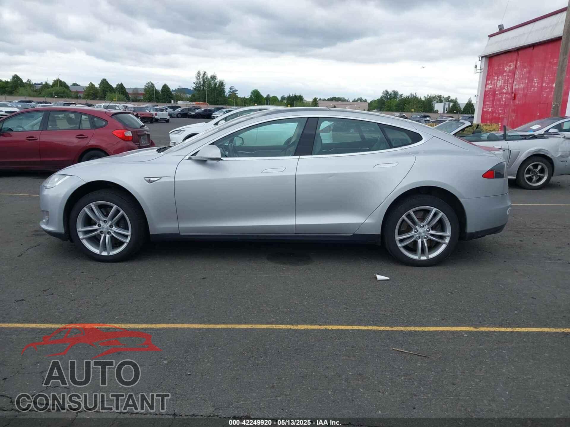 TESLA MODEL S 2013 - 5YJSA1CNXDFP05754