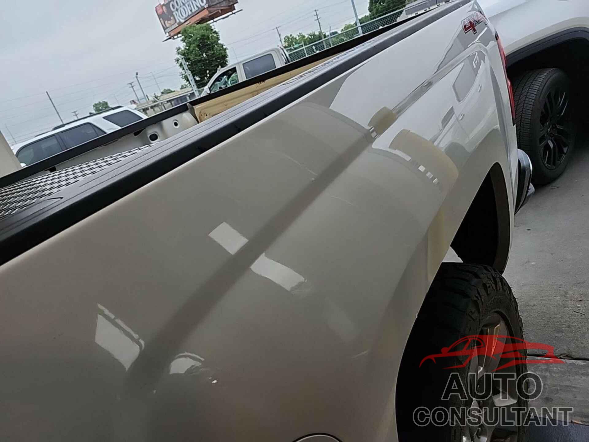 CHEVROLET SILVERADO 2017 - 3GCUKREC0HG316654