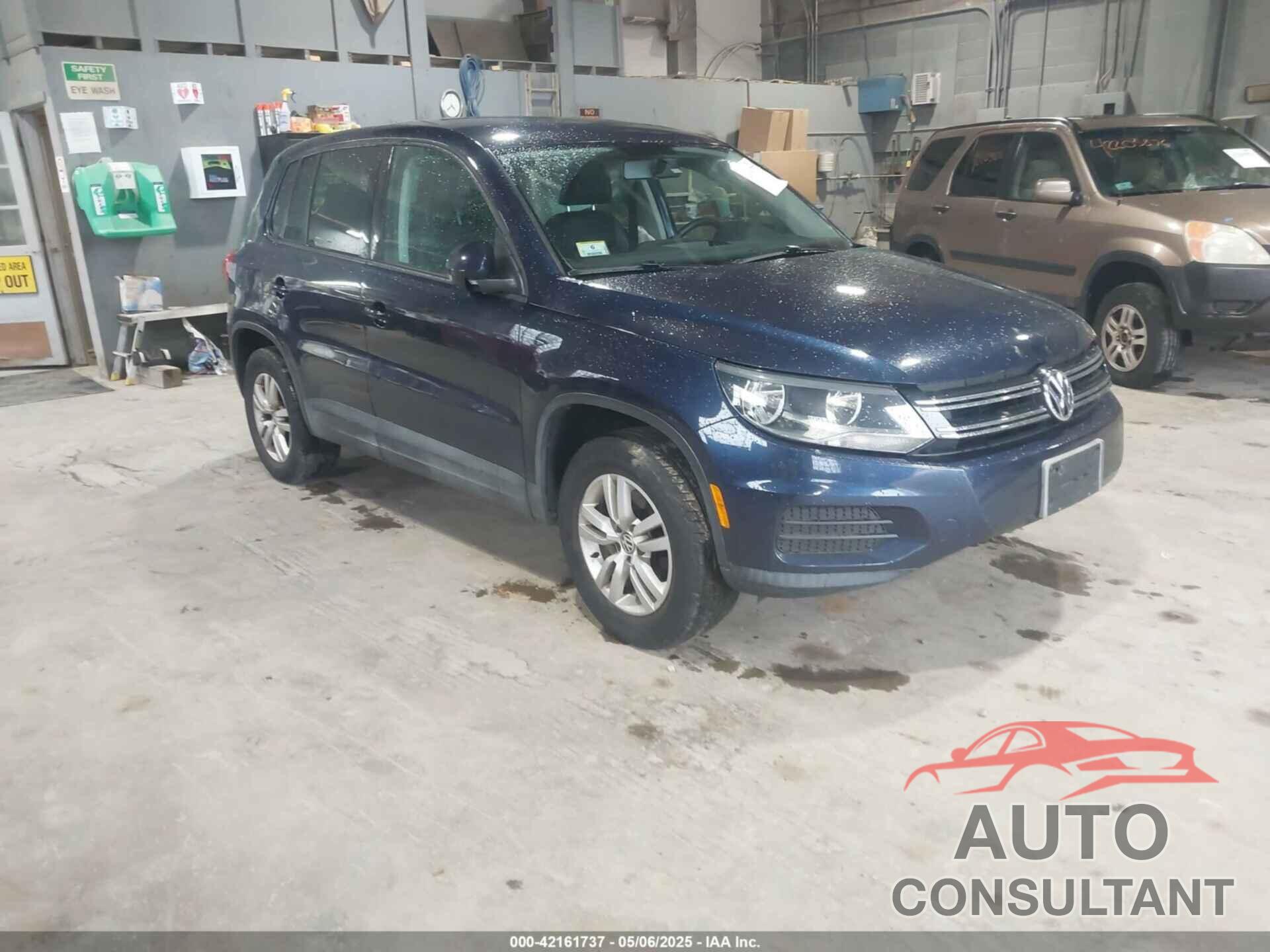VOLKSWAGEN TIGUAN 2012 - WVGAV7AX7CW579544