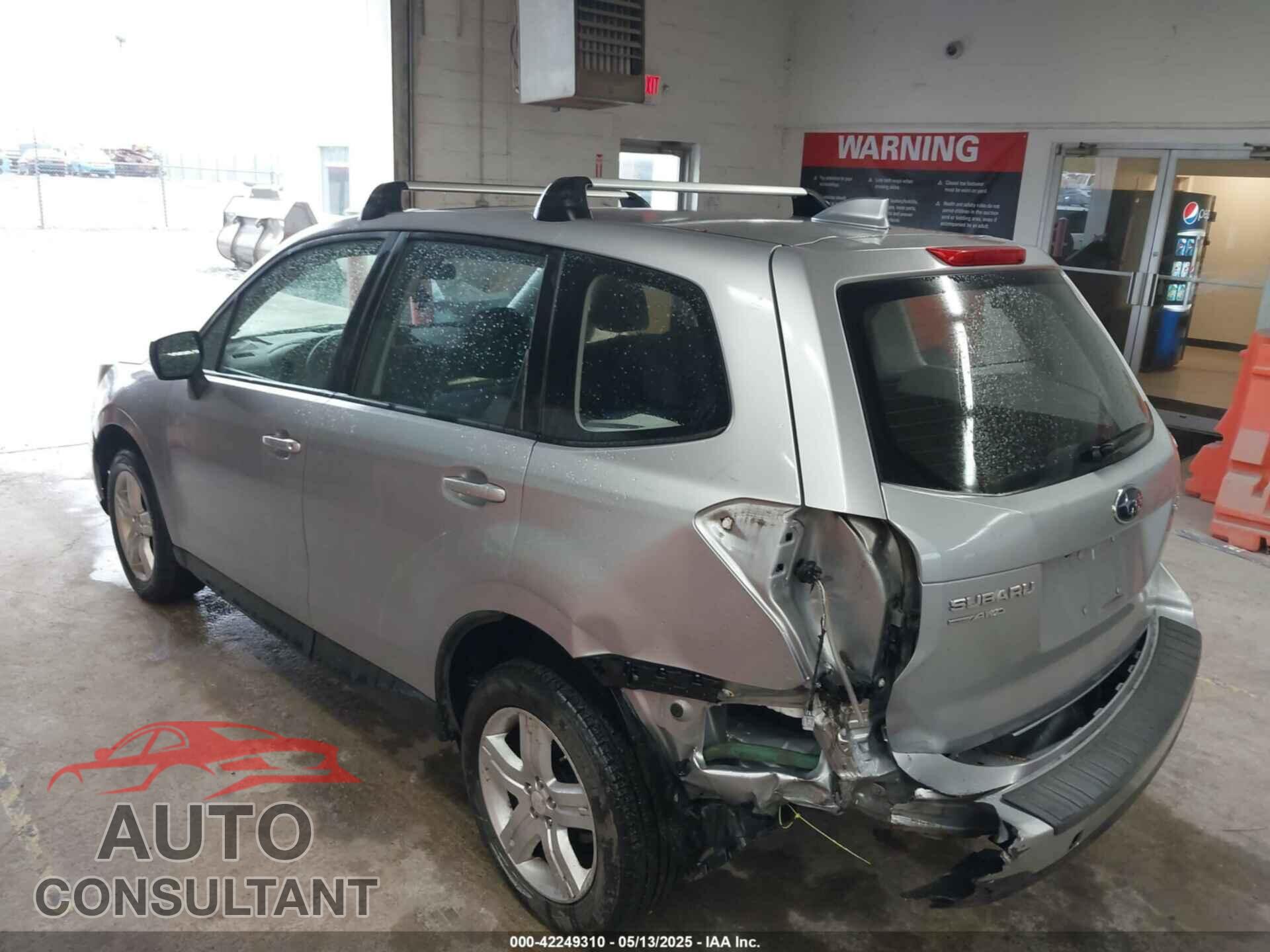 SUBARU FORESTER 2017 - JF2SJAACXHG557085