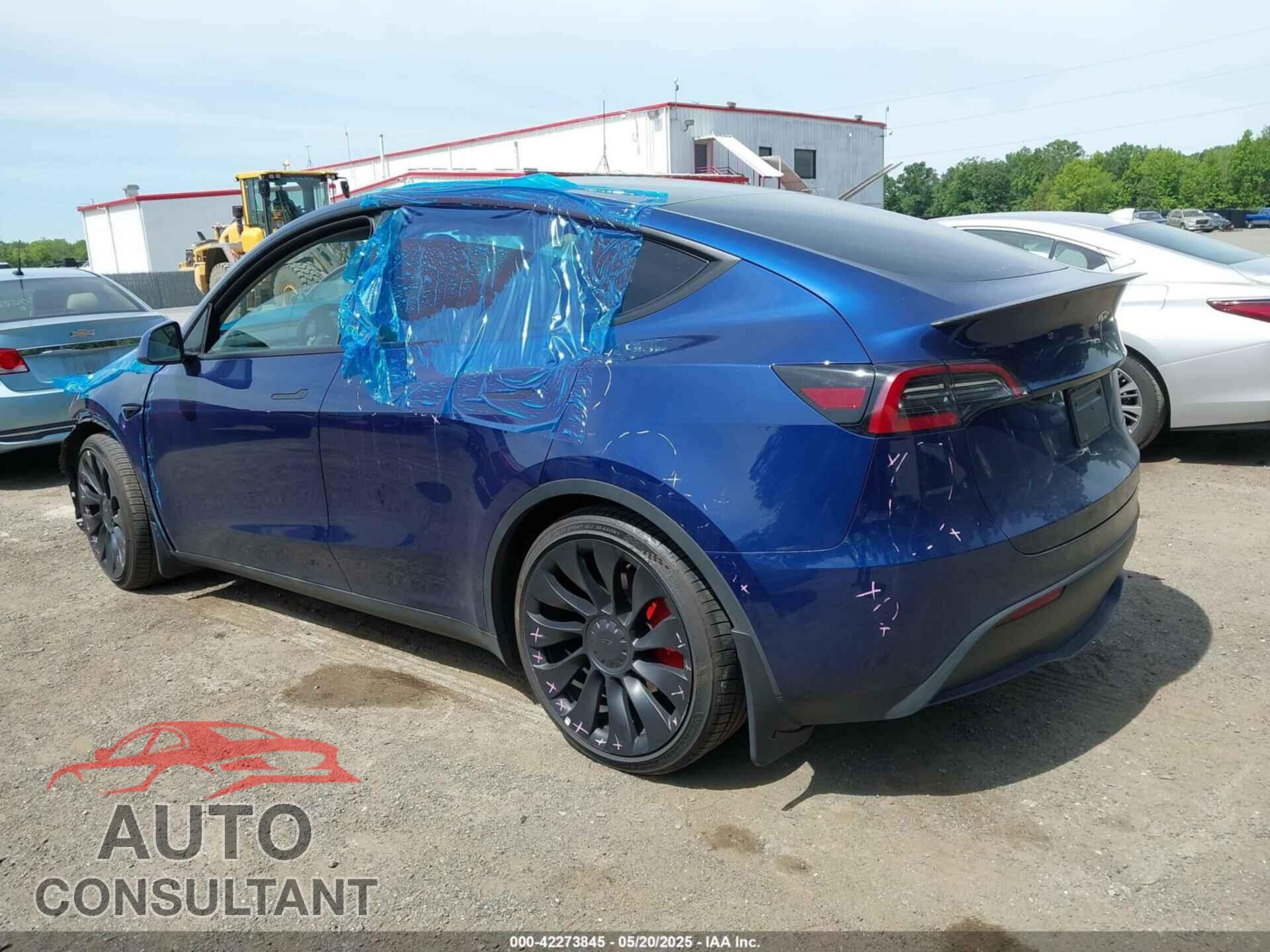 TESLA MODEL Y 2023 - 7SAYGDEF8PF592152