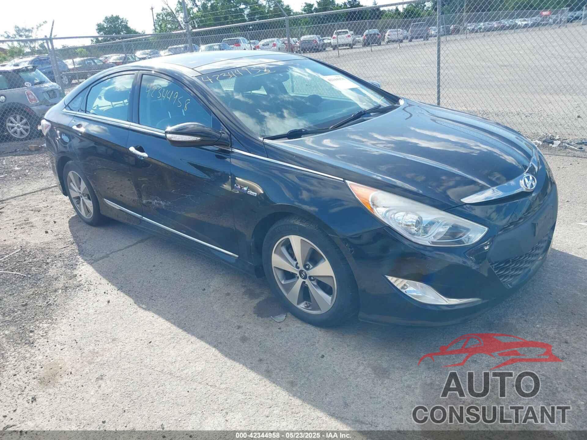 HYUNDAI SONATA HYBRID 2011 - KMHEC4A43BA016577