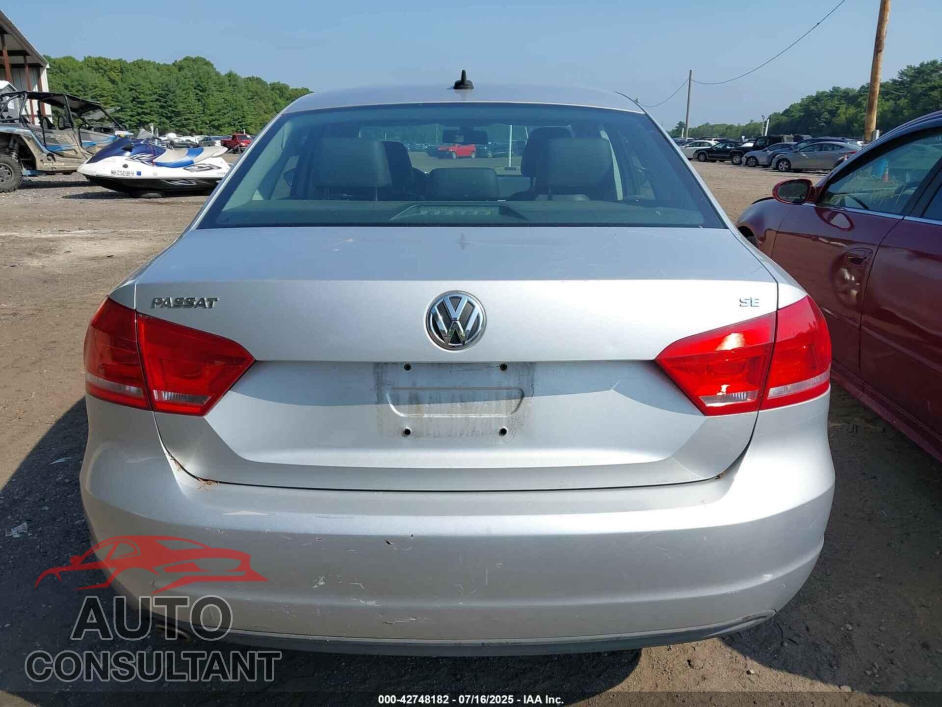VOLKSWAGEN PASSAT 2012 - 1VWBP7A34CC073376