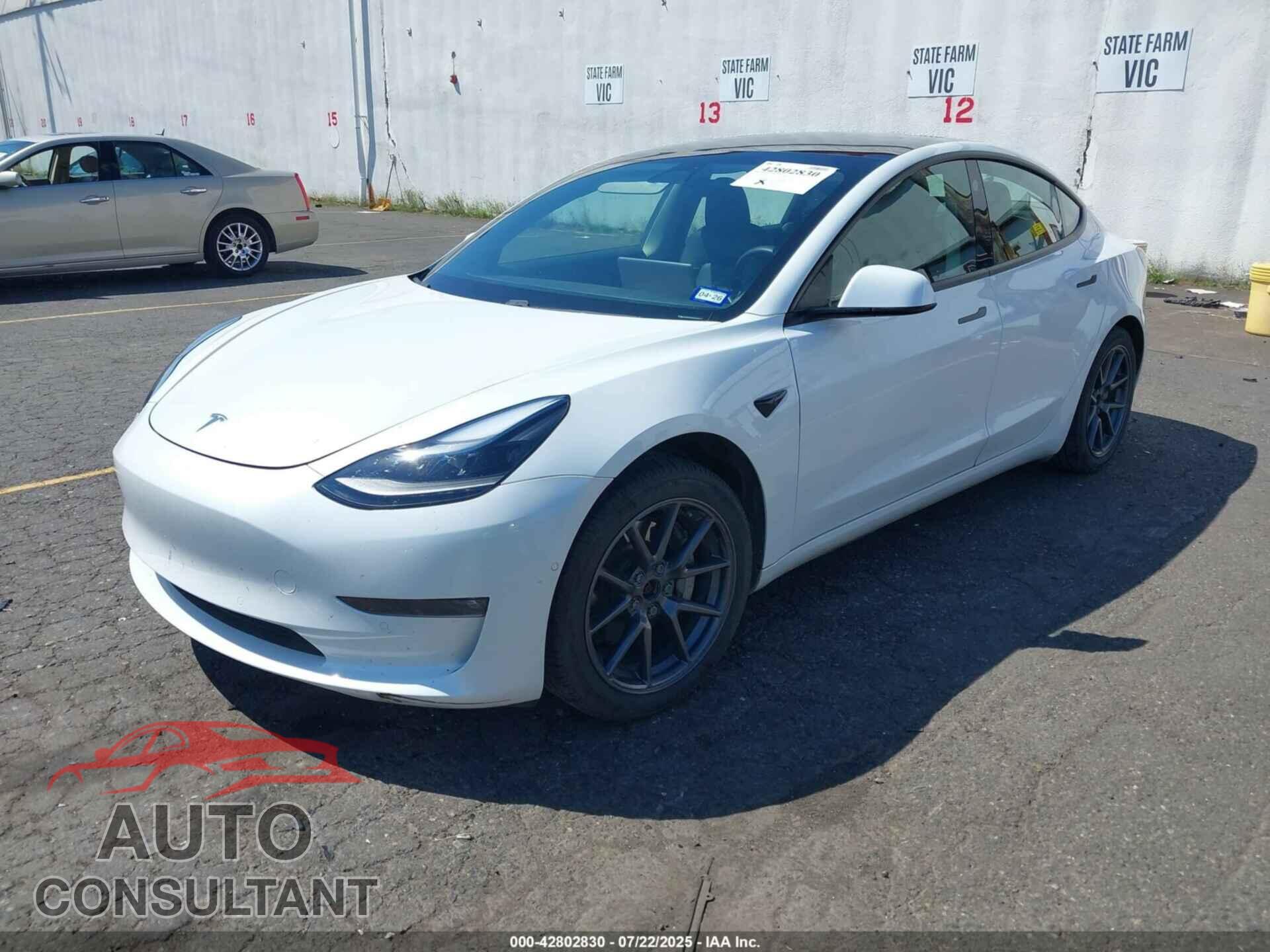 TESLA MODEL 3 2021 - 5YJ3E1EB3MF855412