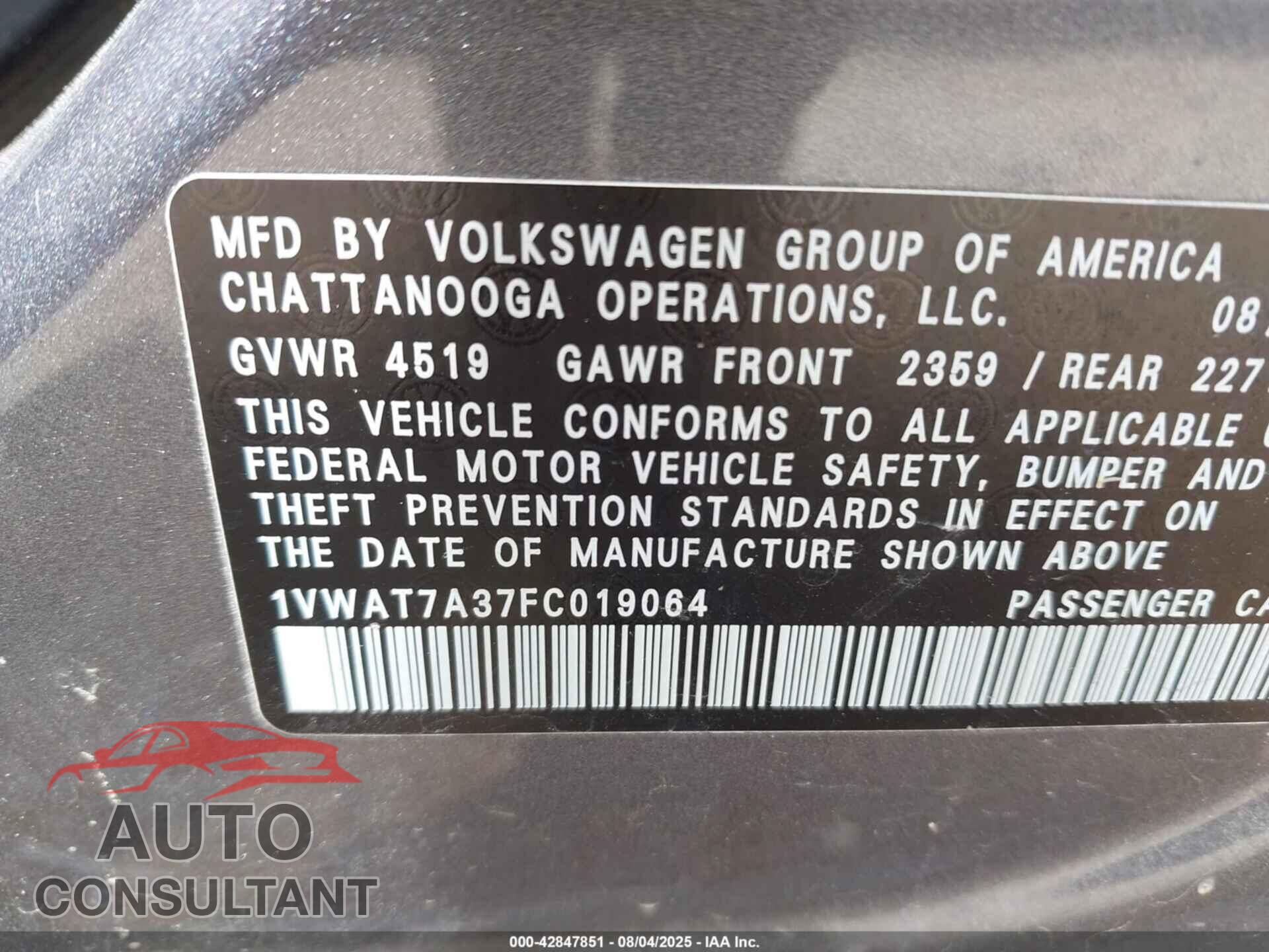 VOLKSWAGEN PASSAT 2015 - 1VWAT7A37FC019064
