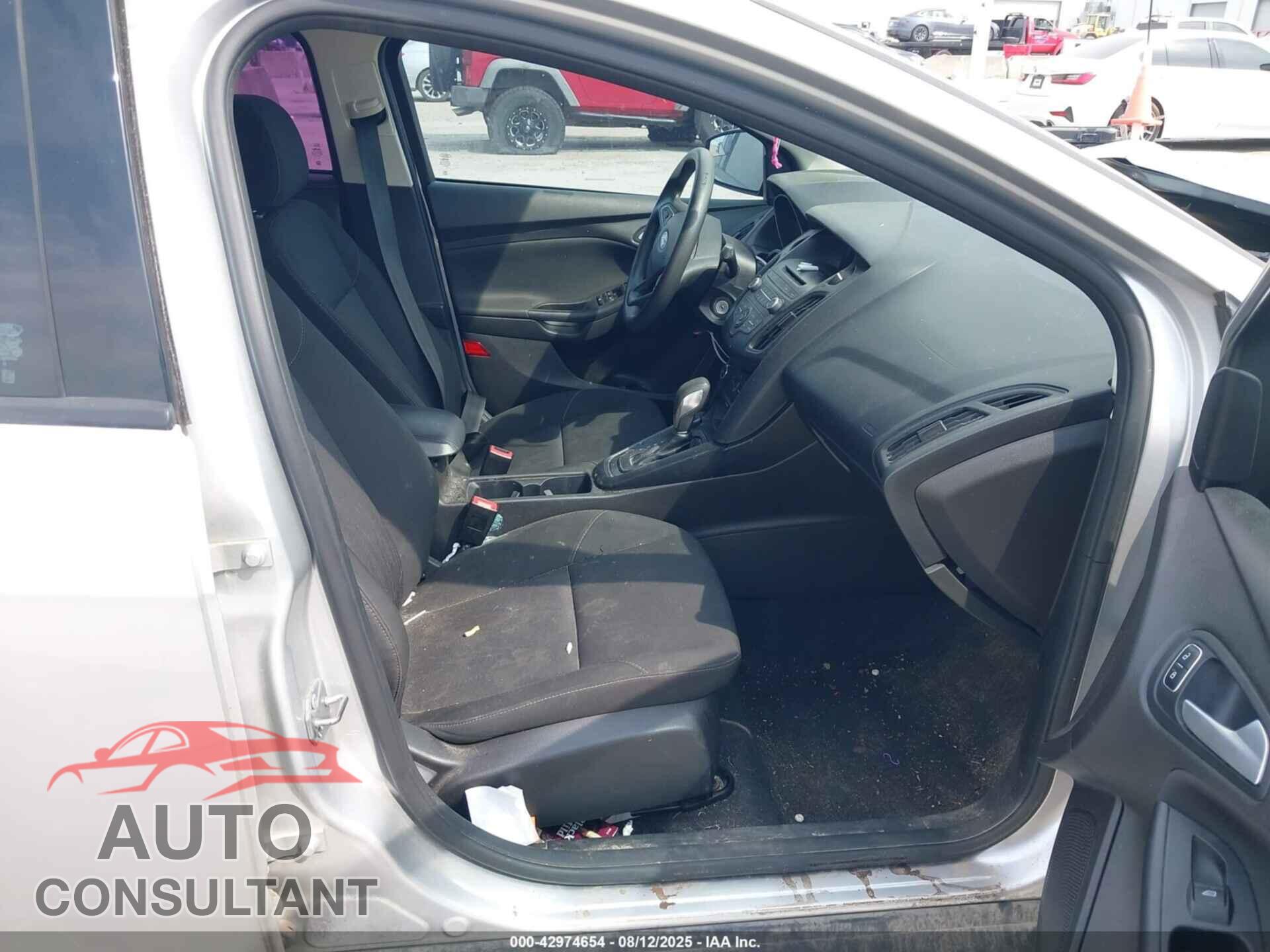FORD FOCUS 2017 - 1FADP3F29HL263322