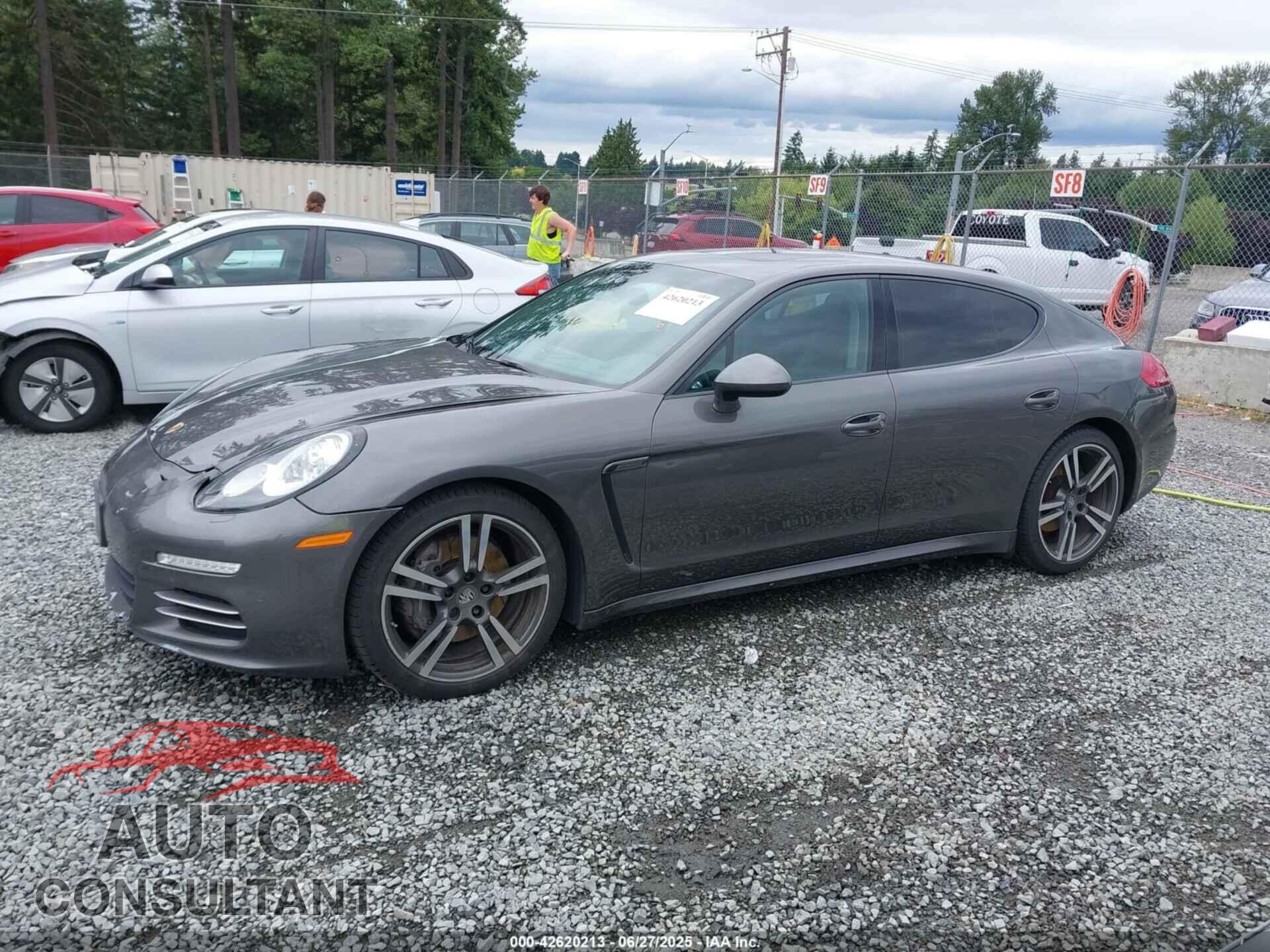 PORSCHE PANAMERA 2014 - WP0AA2A70EL005911