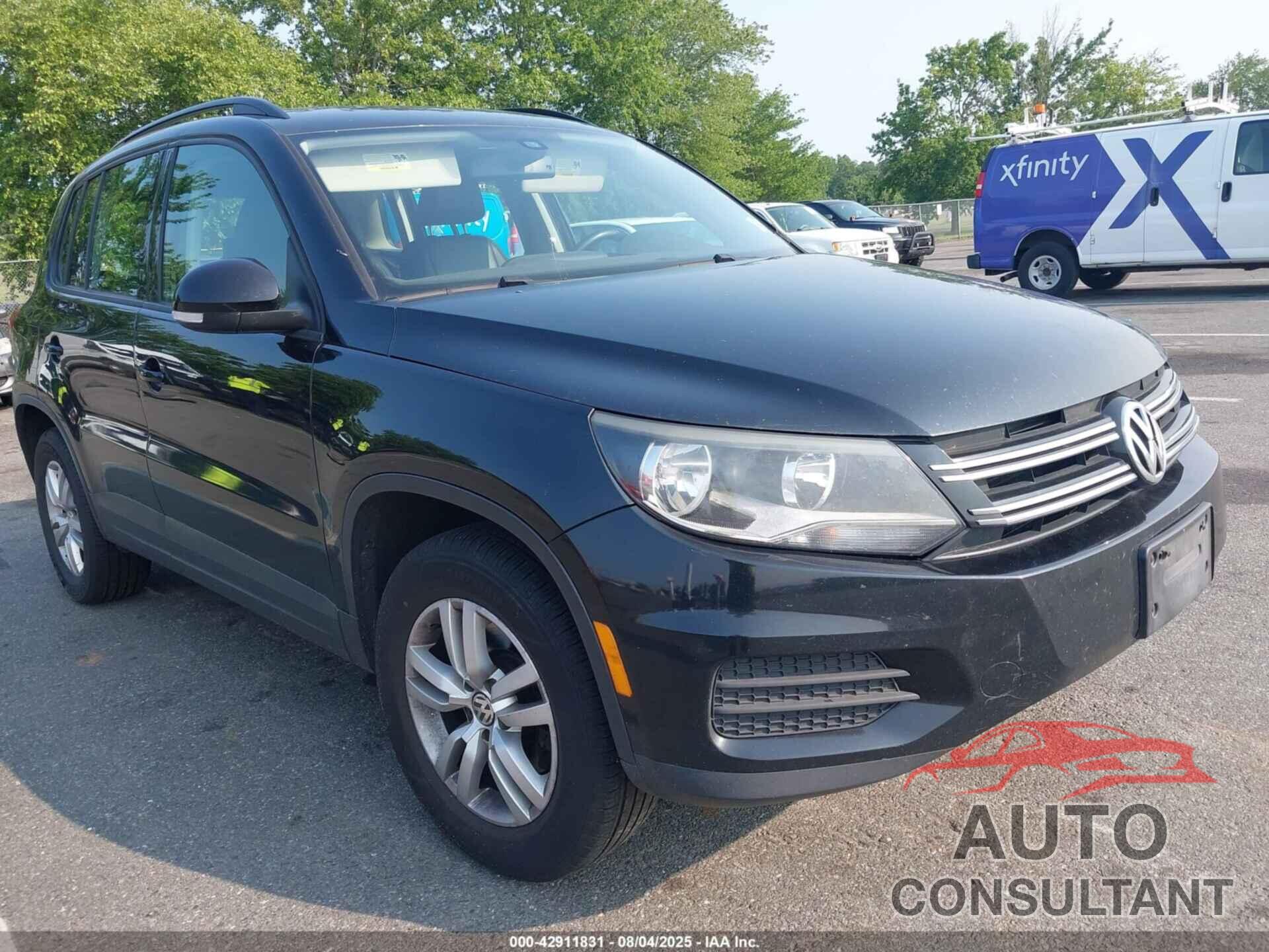 VOLKSWAGEN TIGUAN 2017 - WVGBV7AX0HW508164