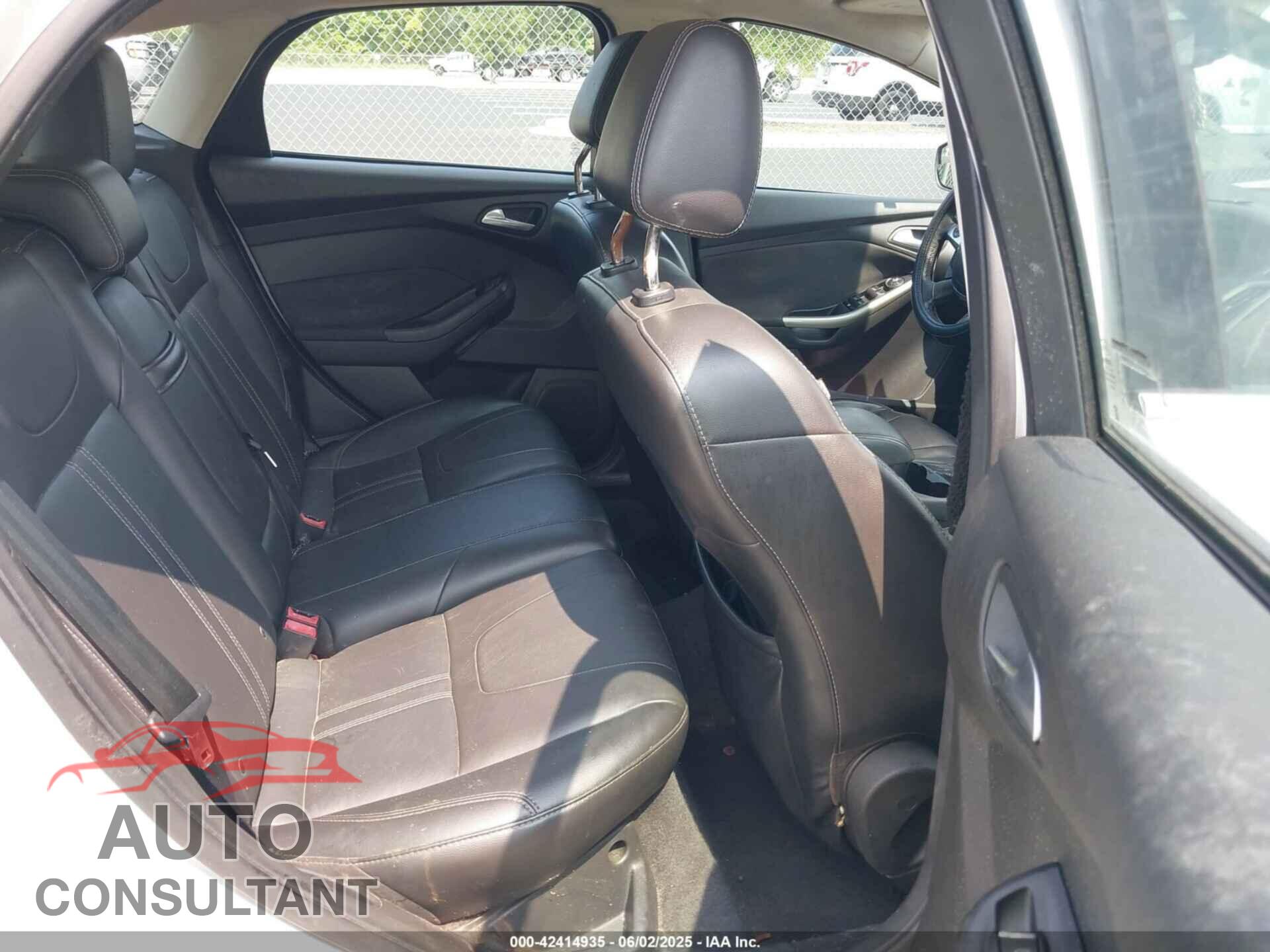 FORD FOCUS 2012 - 1FAHP3M27CL382533