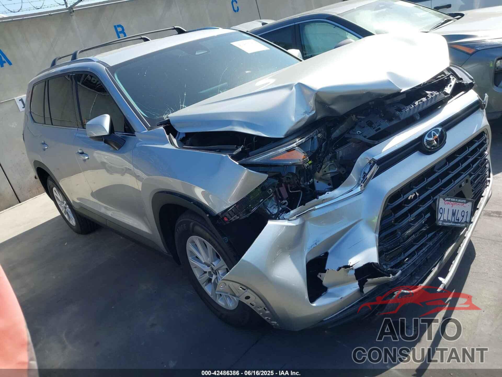 TOYOTA GRAND HIGHLANDER 2024 - 5TDABAA59RS000815