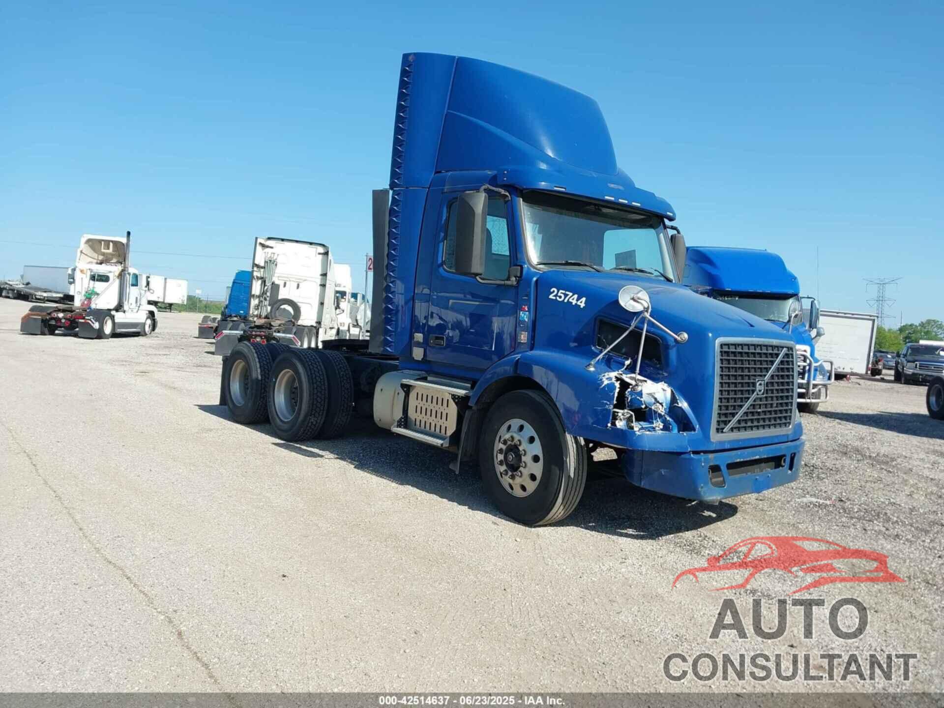 VOLVO VN 2014 - 4V4MC9EG5EN165169