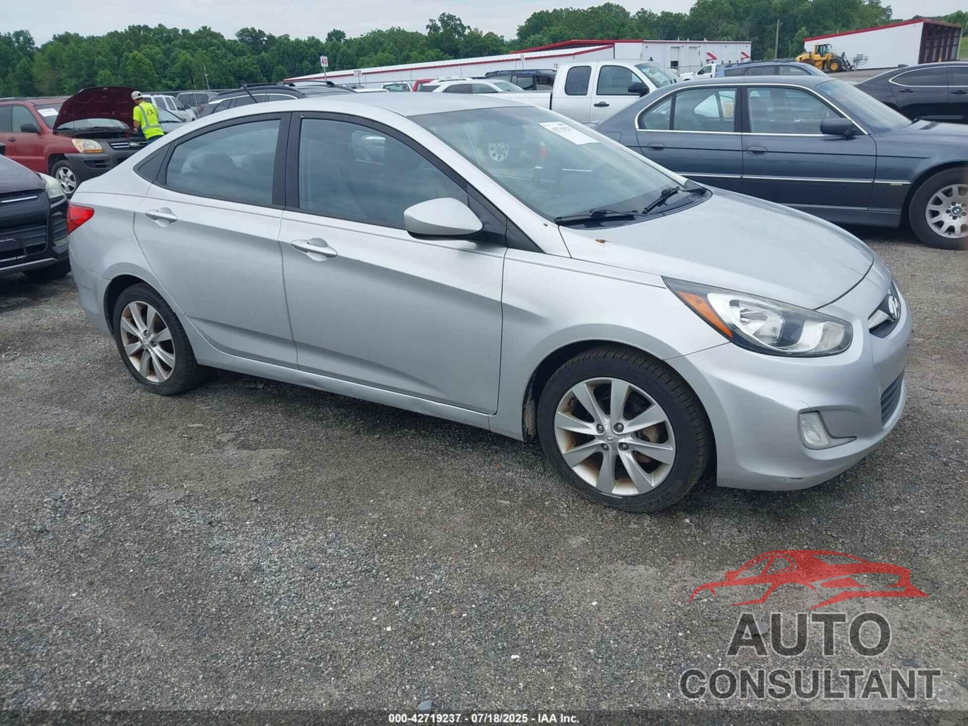 HYUNDAI ACCENT 2013 - KMHCU4AEXDU451403
