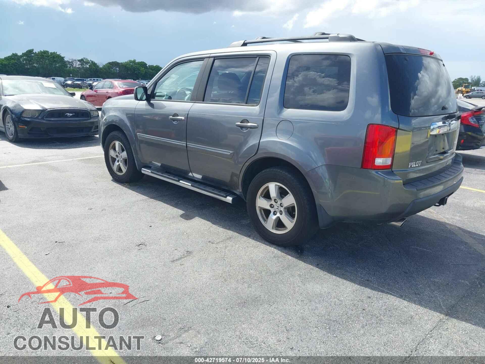 HONDA PILOT 2011 - 5FNYF3H69BB026807