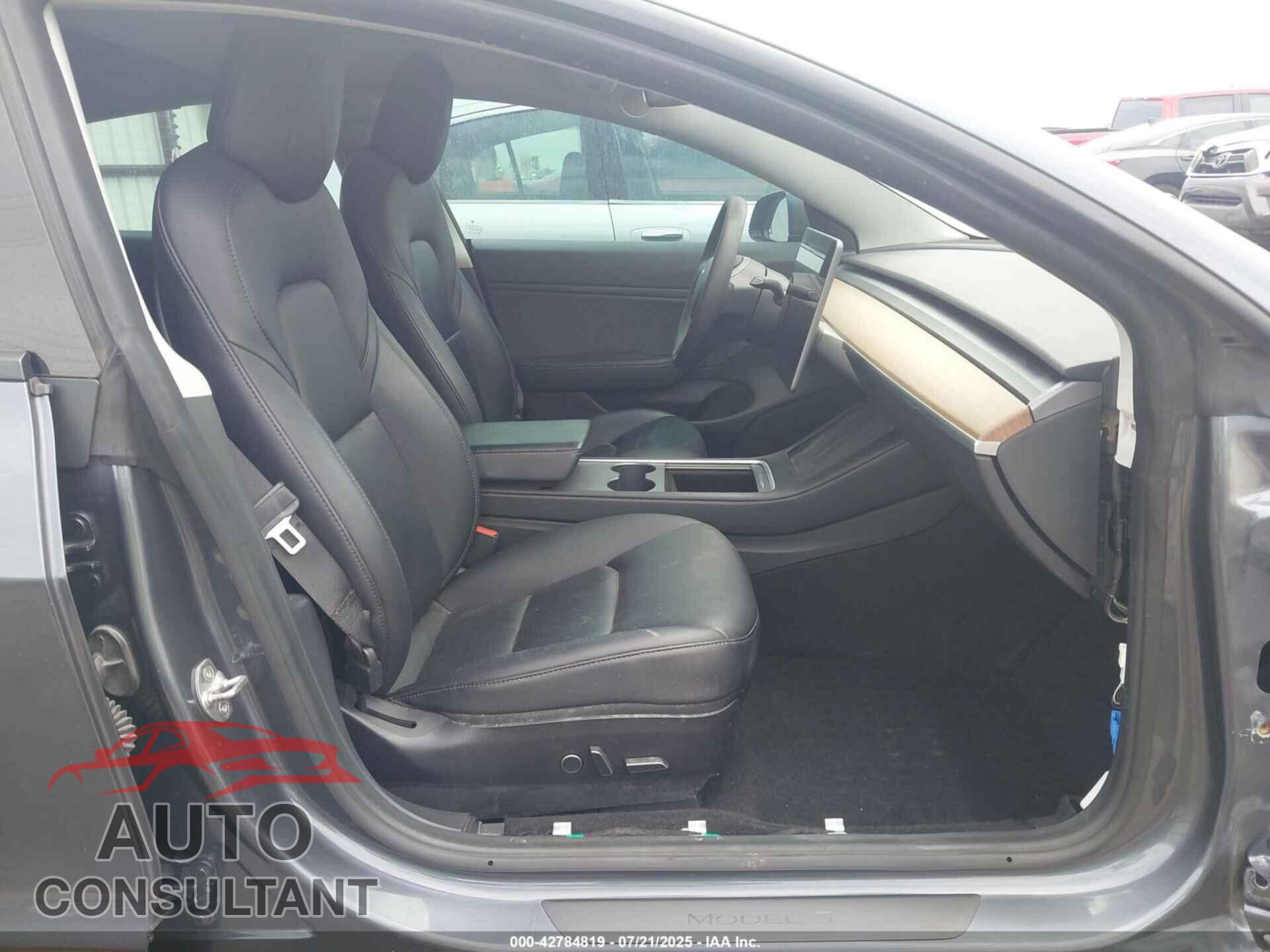 TESLA MODEL 3 2021 - 5YJ3E1EB3MF879600