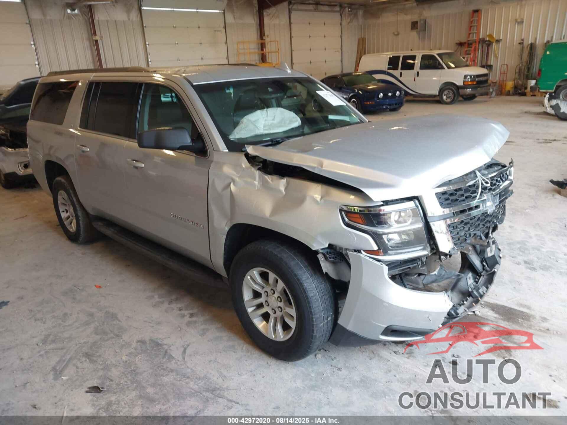 CHEVROLET SUBURBAN 2017 - 1GNSKHKCXHR206188