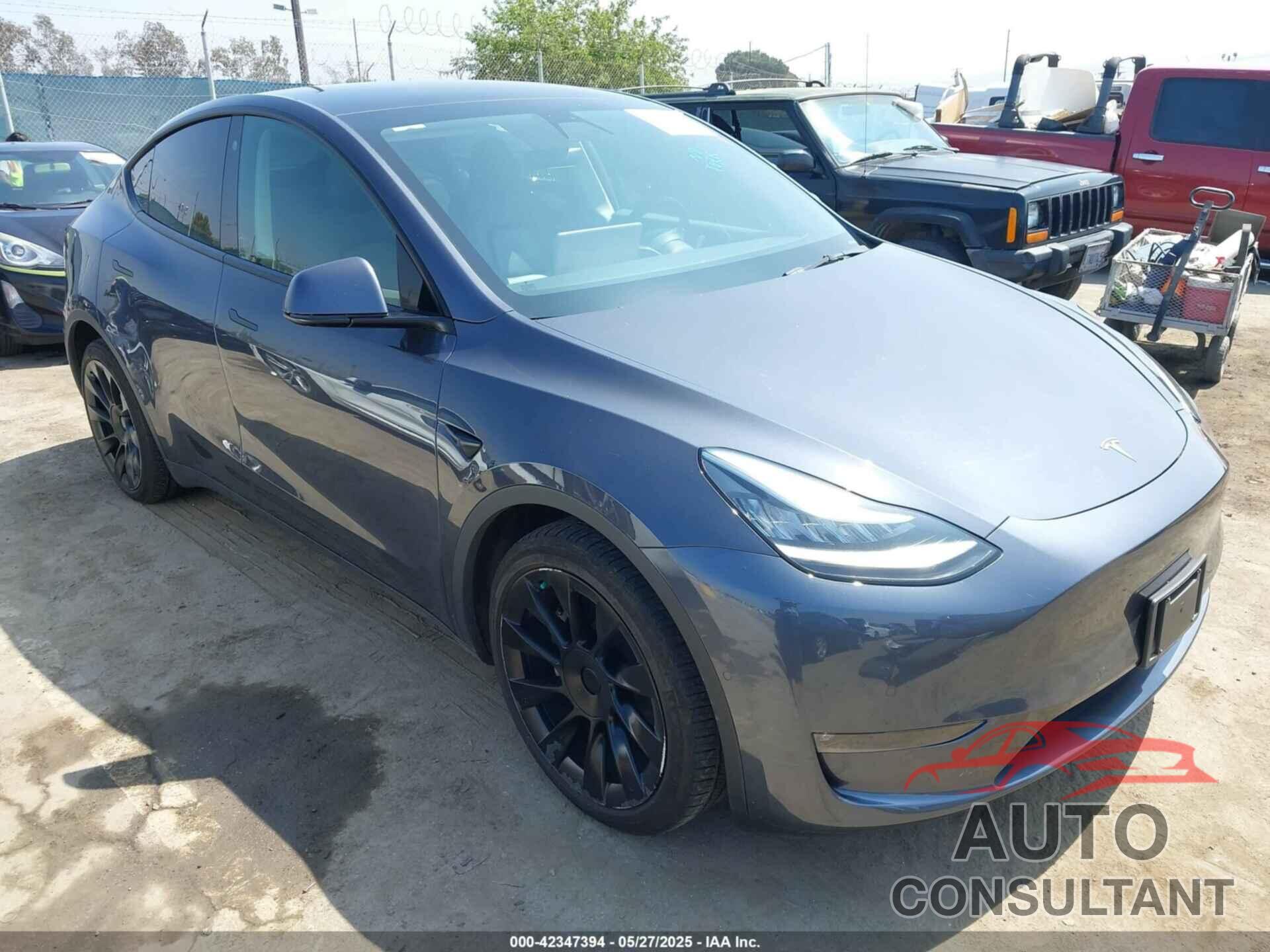 TESLA MODEL Y 2021 - 5YJYGAEEXMF299450