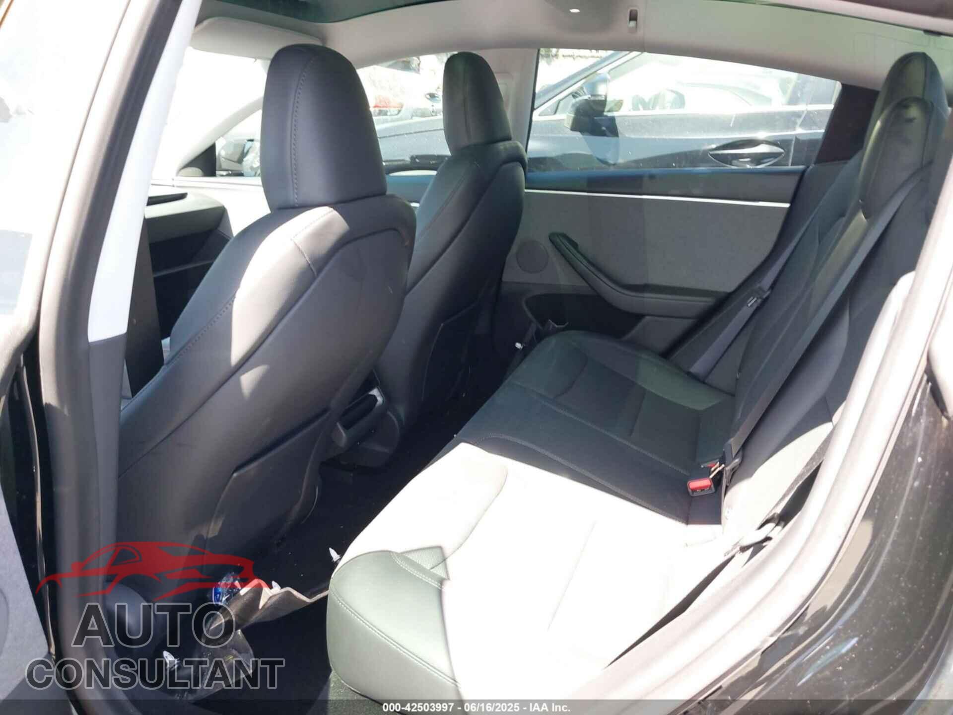 TESLA MODEL 3 2024 - 5YJ3E1EA1RF821113