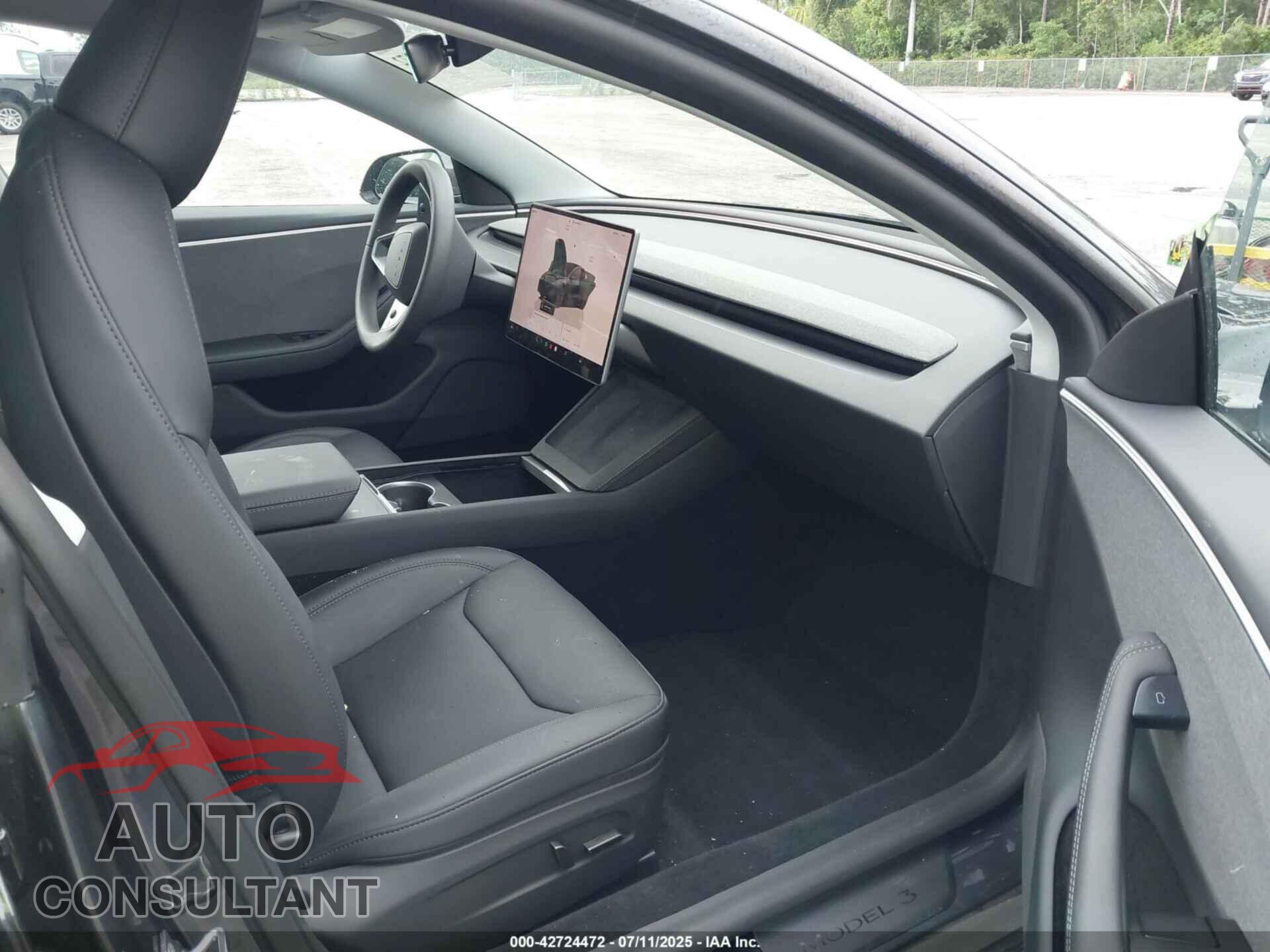 TESLA MODEL 3 2025 - 5YJ3E1EA8SF972889