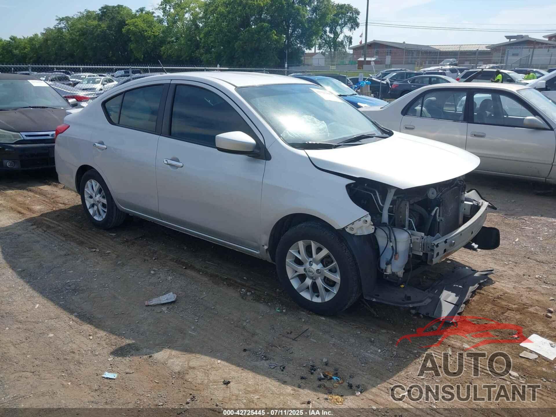 NISSAN VERSA 2018 - 3N1CN7AP0JL862872