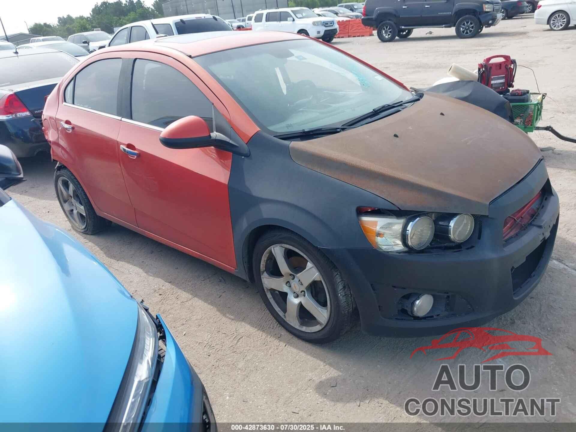 CHEVROLET SONIC 2012 - 1G1JE5SHXC4101350