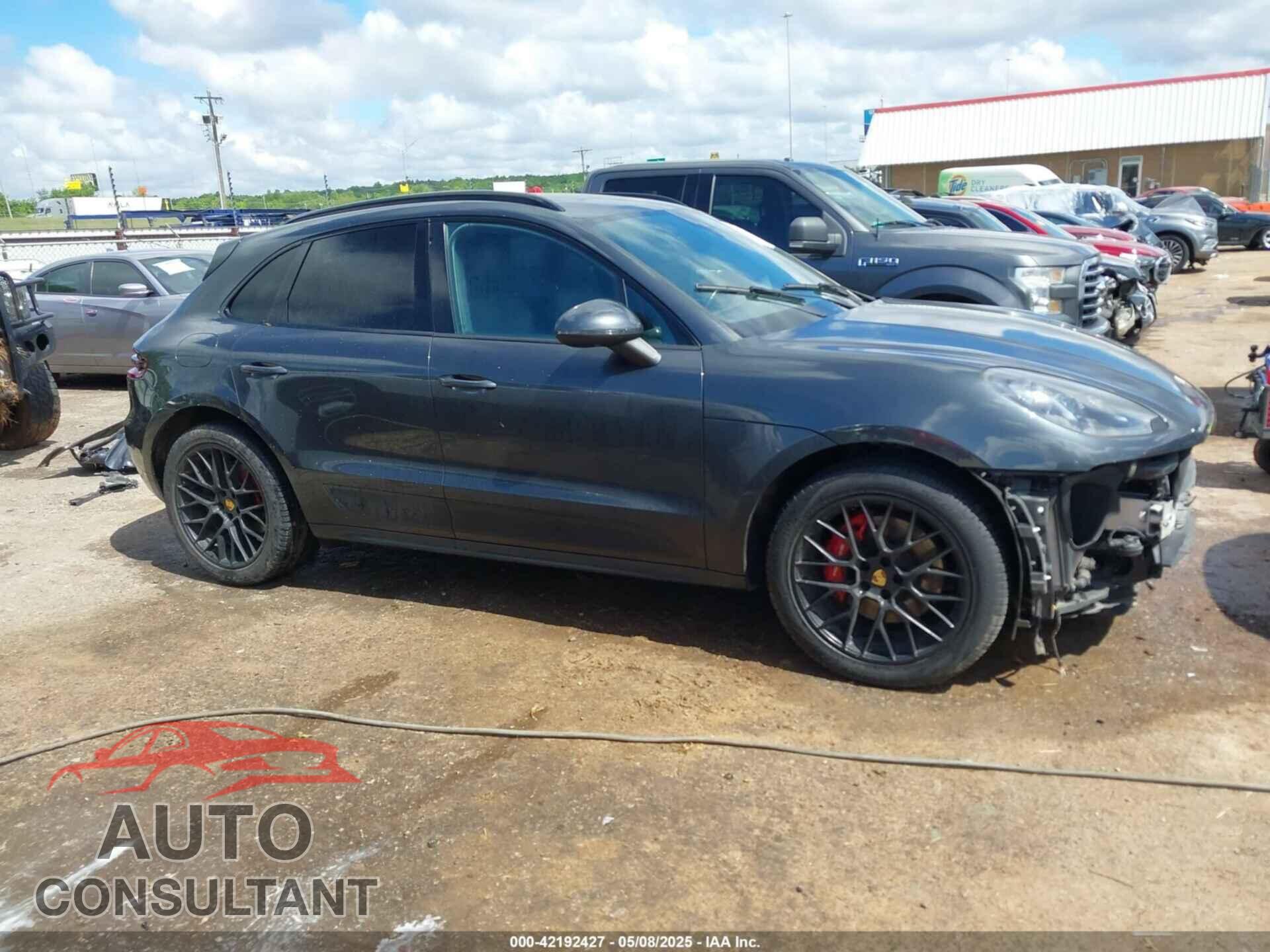 PORSCHE MACAN 2018 - WP1AG2A59JLB60625