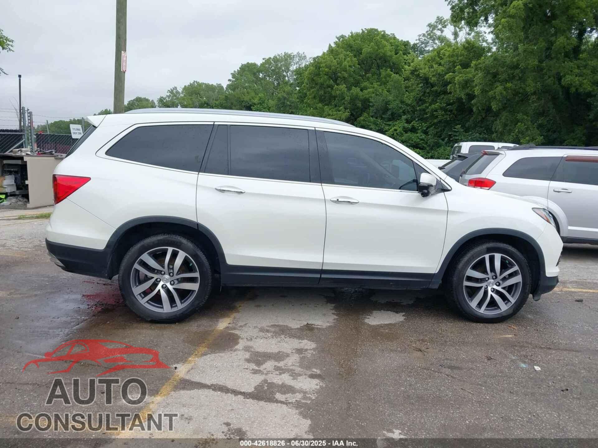 HONDA PILOT 2017 - 5FNYF6H96HB048025