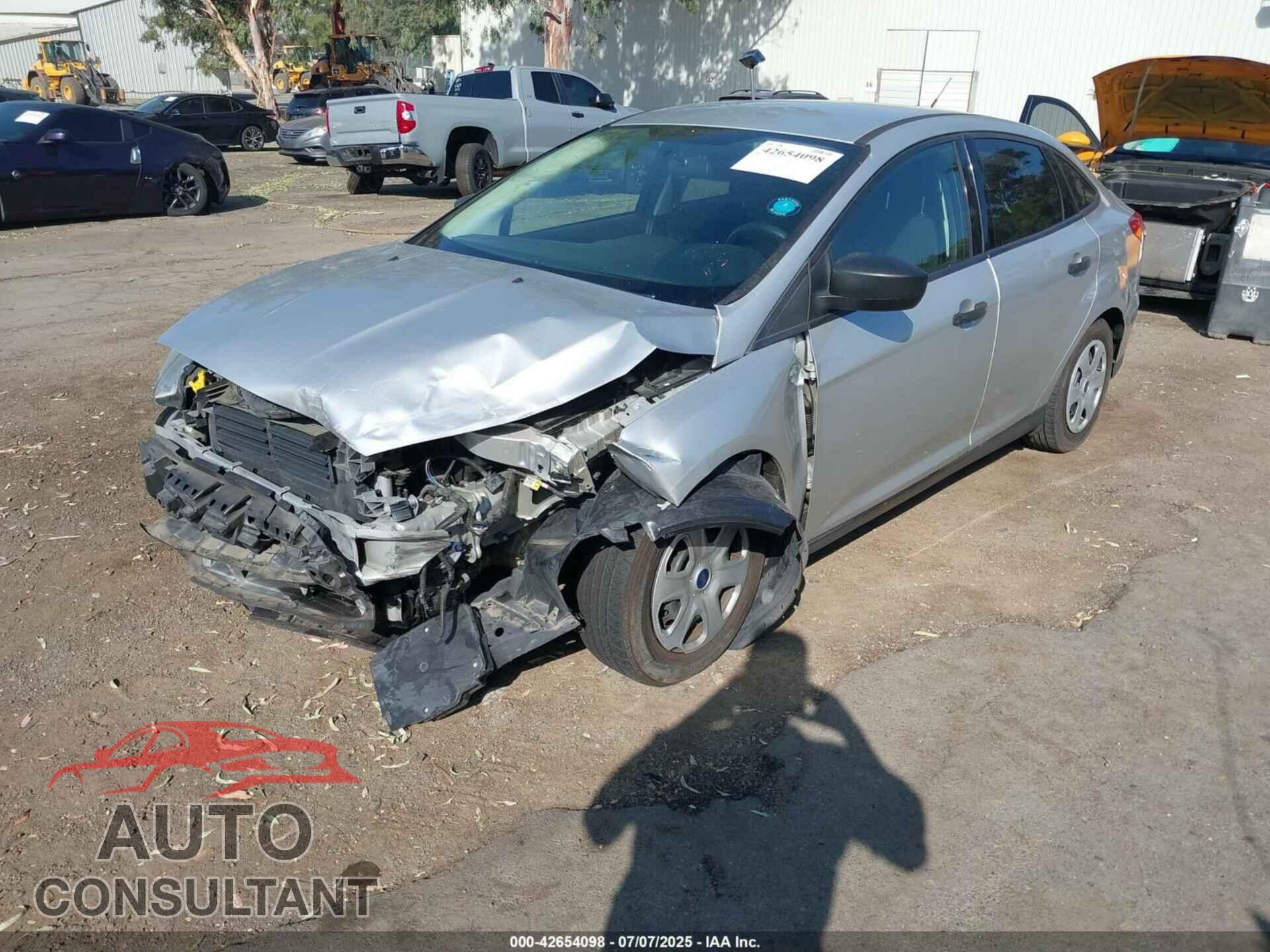 FORD FOCUS 2015 - 1FADP3E22FL300340