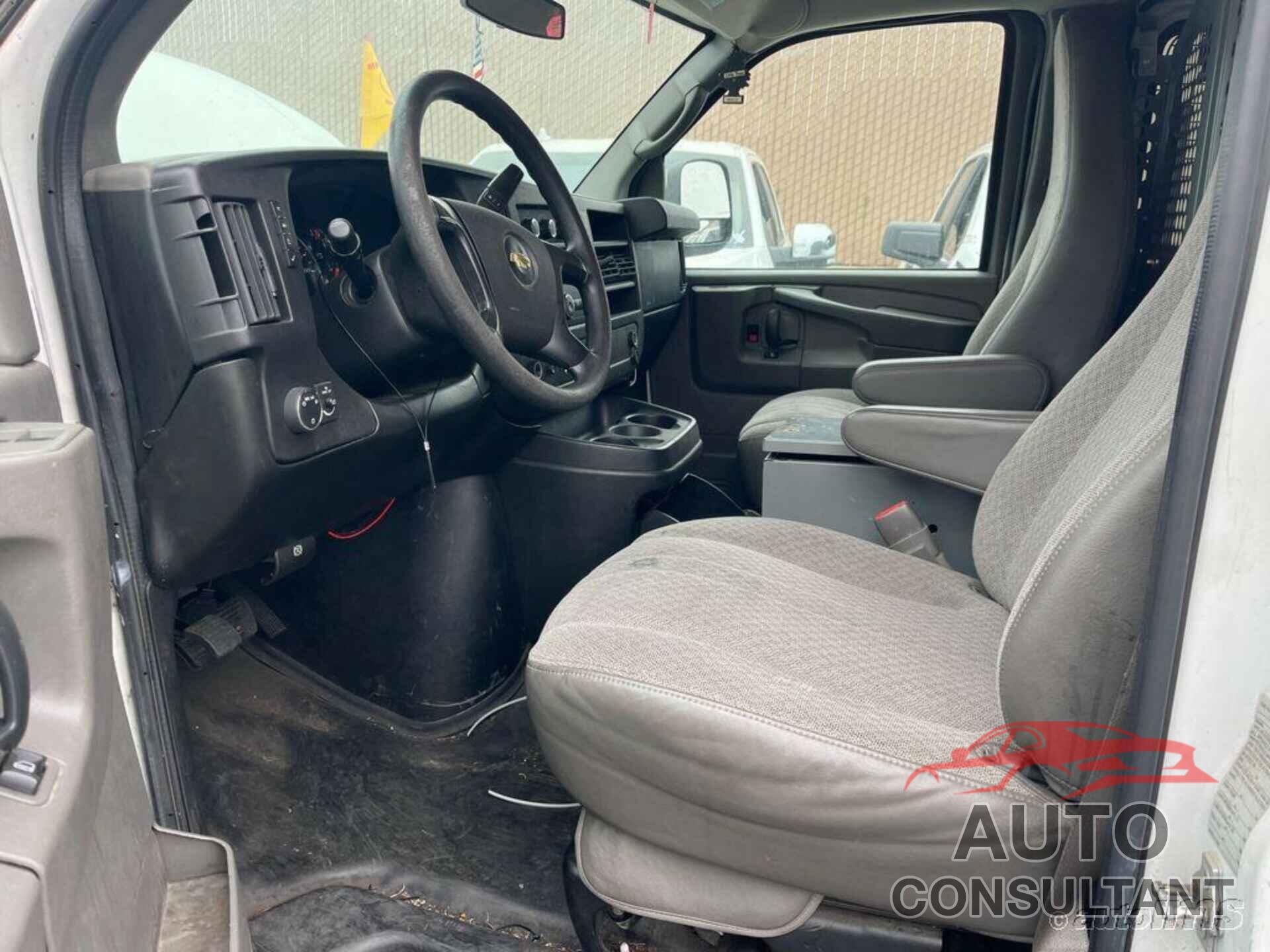 CHEVROLET EXPRESS G2500 2014 - 1GCWGFCA3E1190715