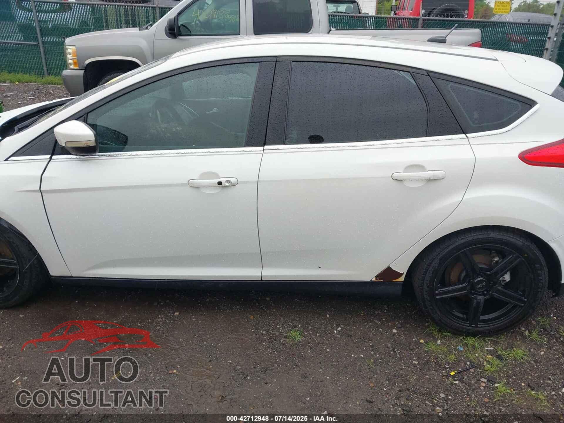 FORD FOCUS 2014 - 1FADP3N2XEL235803