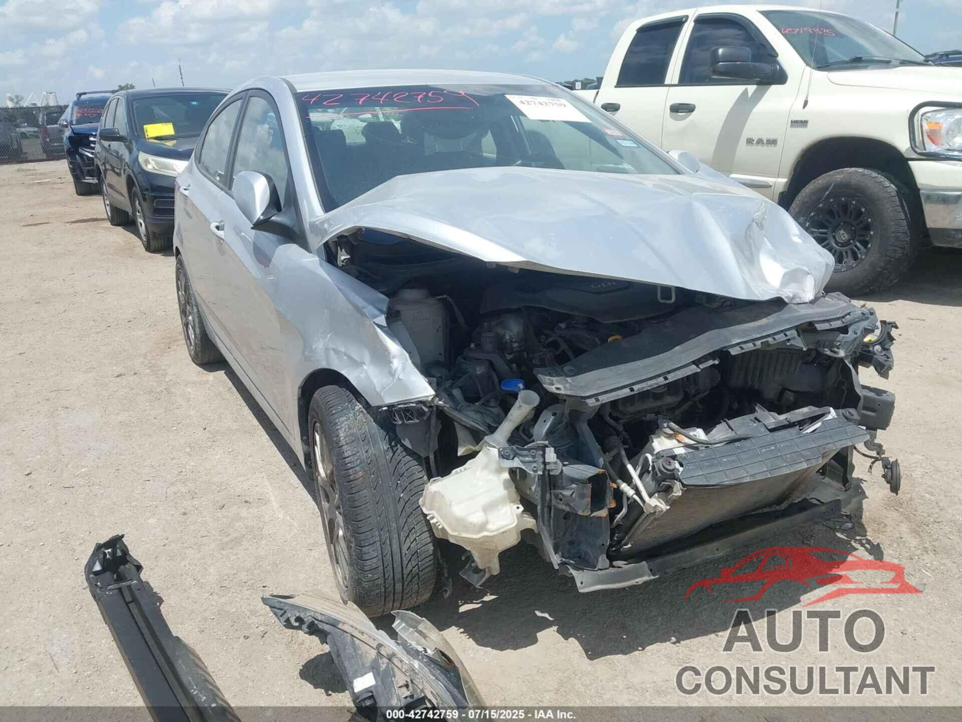 HYUNDAI ACCENT 2012 - KMHCU4AEXCU125423