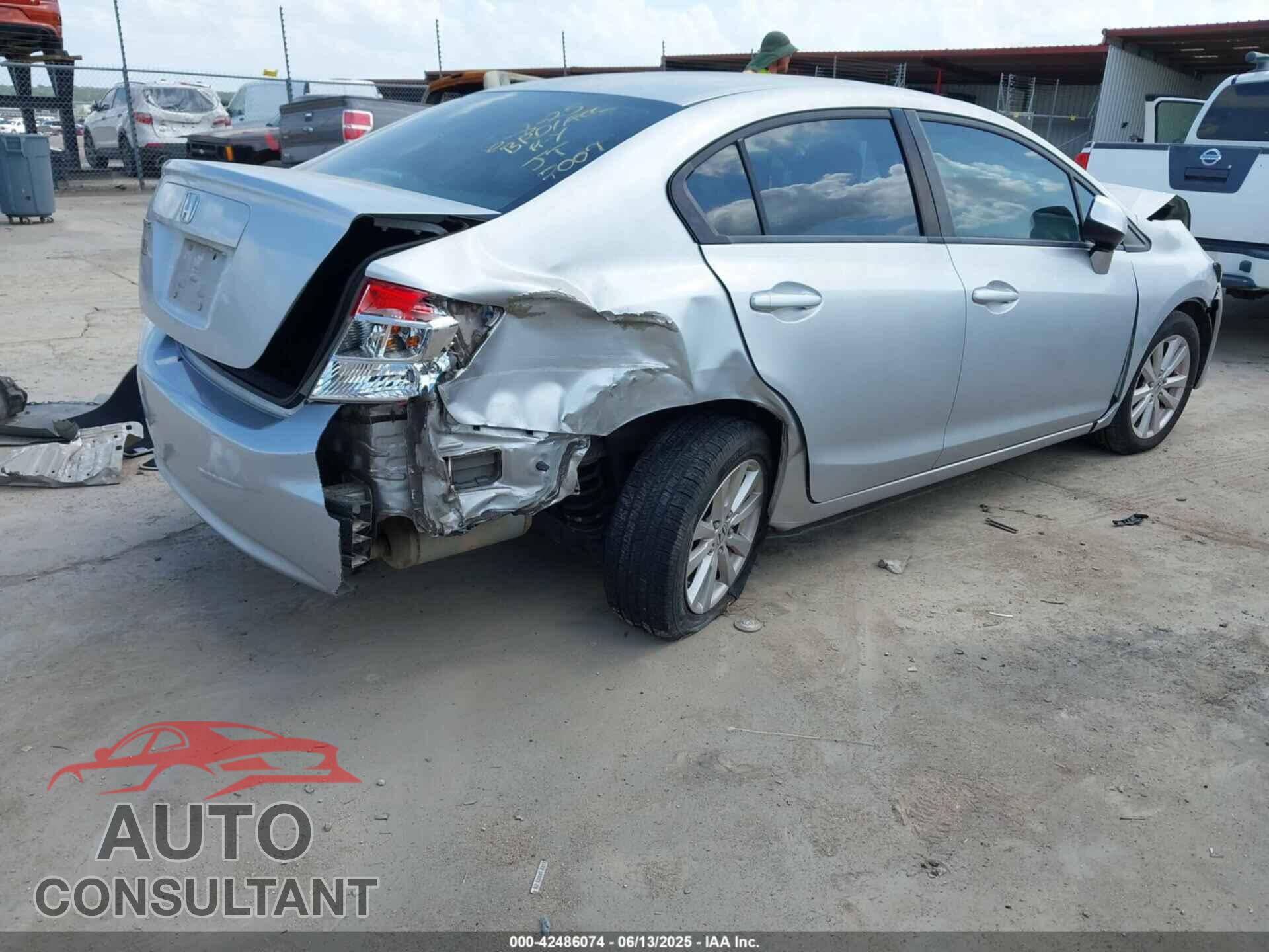 HONDA CIVIC 2012 - 2HGFB2F83CH592007