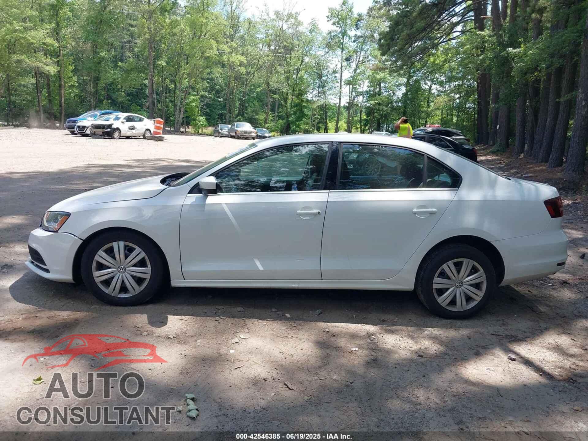 VOLKSWAGEN JETTA 2017 - 3VW2B7AJ5HM337031