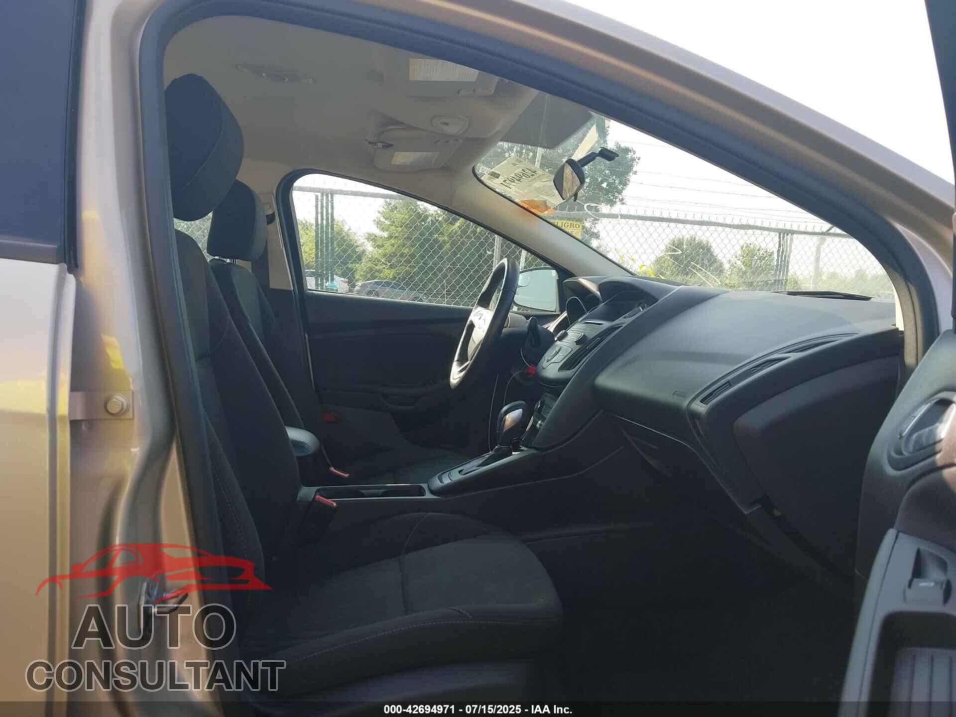 FORD FOCUS 2017 - 1FADP3F29HL340044