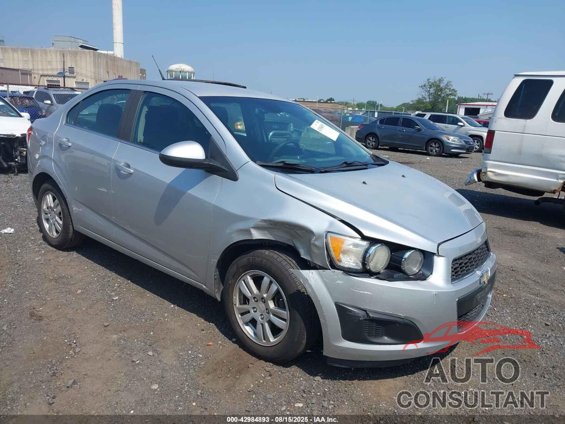 CHEVROLET SONIC 2013 - 1G1JC5SH9D4183322