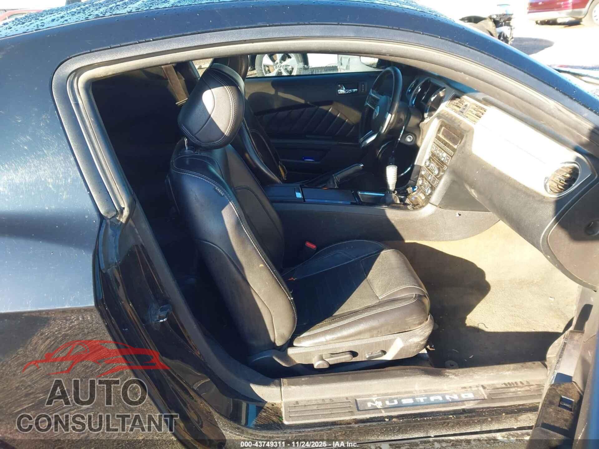 FORD MUSTANG 2014 - 1ZVBP8CF4E5221773