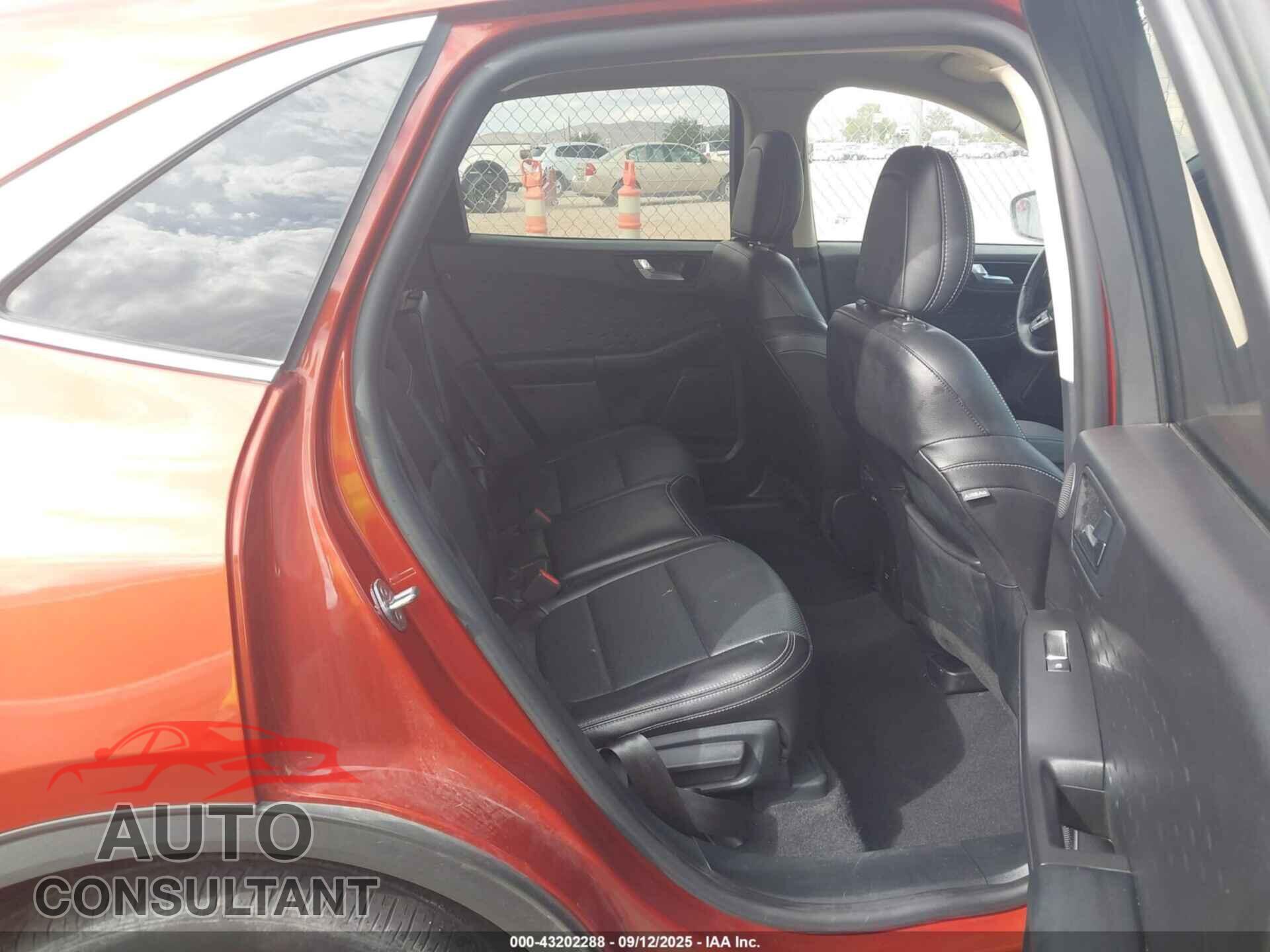FORD ESCAPE 2020 - 1FMCU9DZ0LUA52185