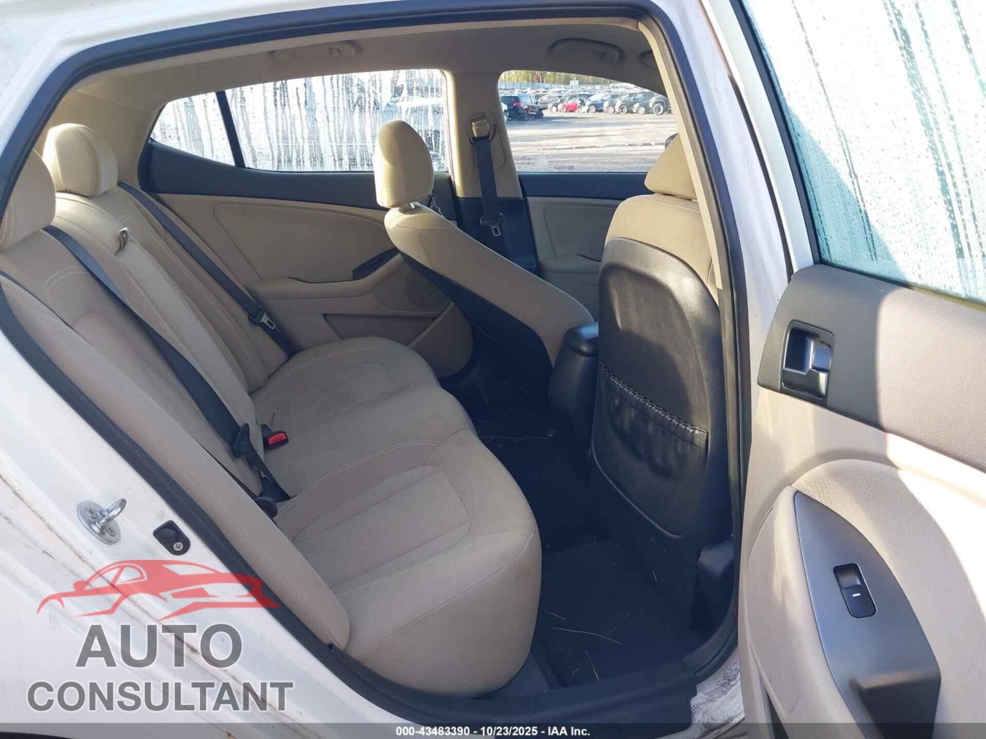 KIA OPTIMA 2011 - KNAGM4A75B5070828